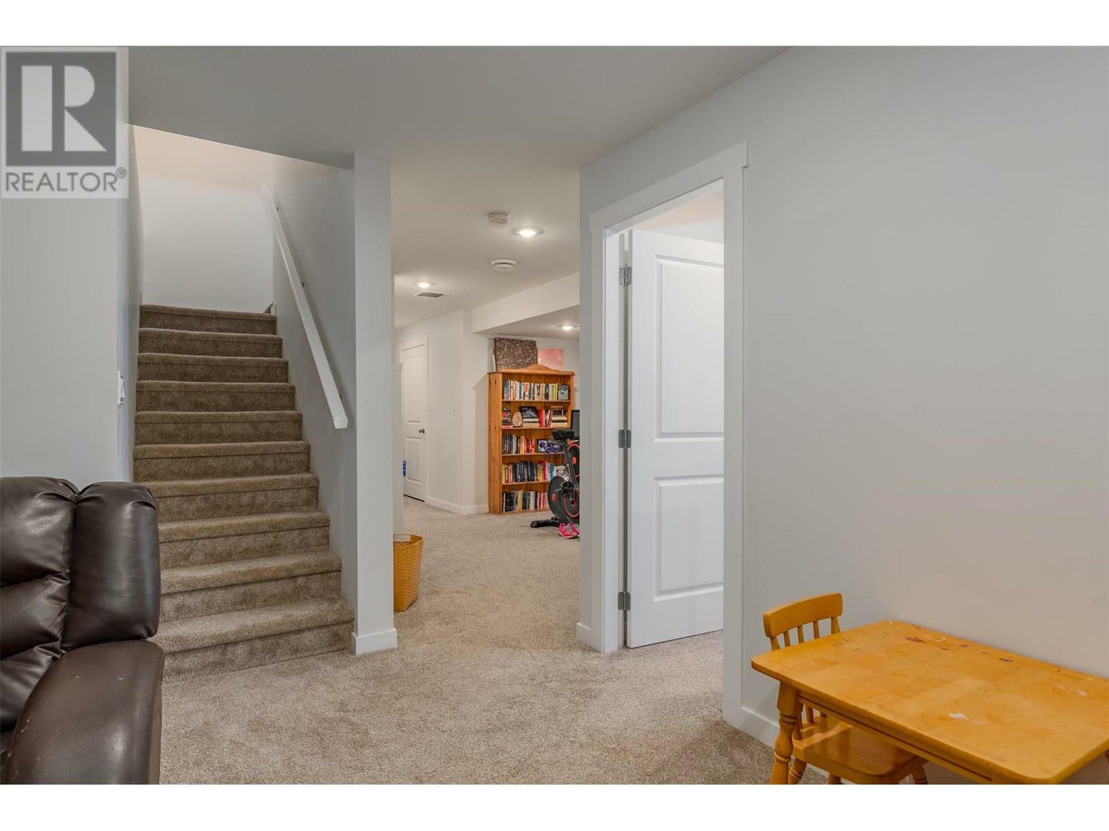 CASTLEGAR, British Columbia, V1N 4X8, CA, 6 Bedrooms Bedrooms, ,3 BathroomsBathrooms,Residential,For Sale,1883021