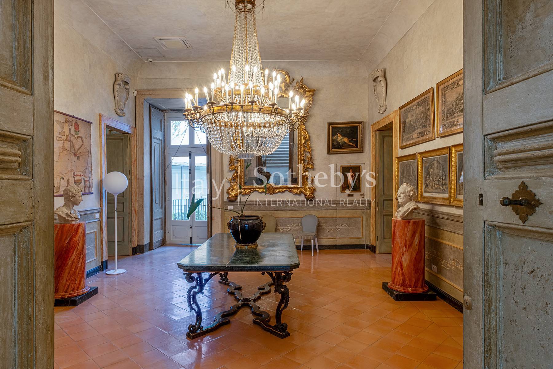  Monumental historic mansion in the heart of Naples - 物件實景