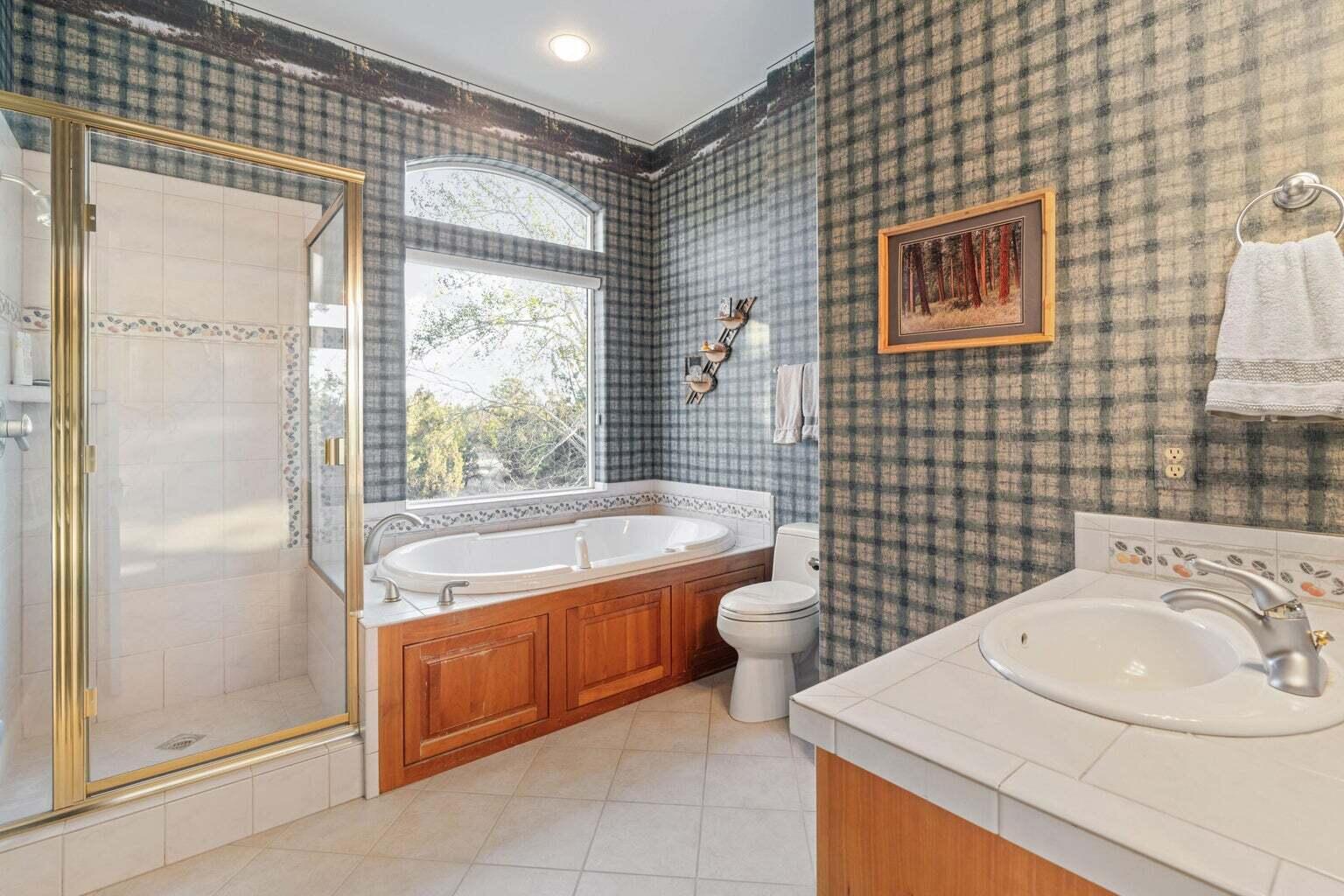 Powell Butte, Oregon, 97753, United States, 3 Bedrooms Bedrooms, ,4 BathroomsBathrooms,Residential,For Sale,1818290