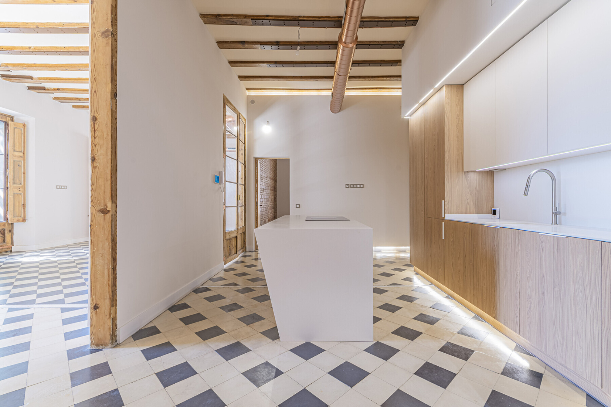  Magnificent, renovated main residence in a historic estate overlooking Port Vell - 物件實景