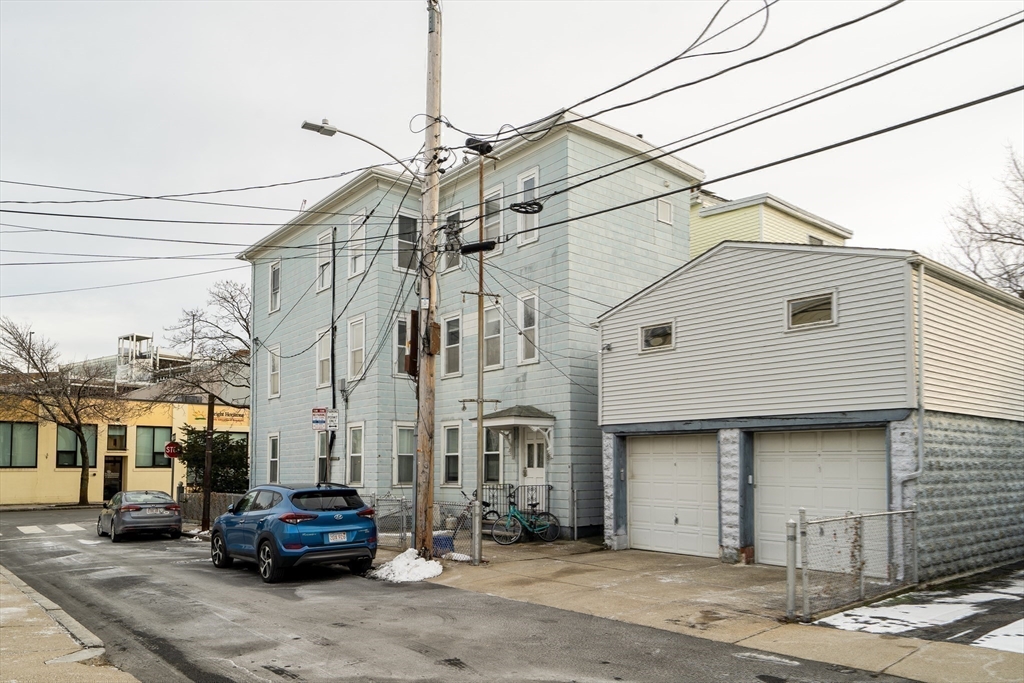 Cambridge, Massachusetts, 02141, United States, 7 Bedrooms Bedrooms, ,4 BathroomsBathrooms,Residential,For Sale,1901897