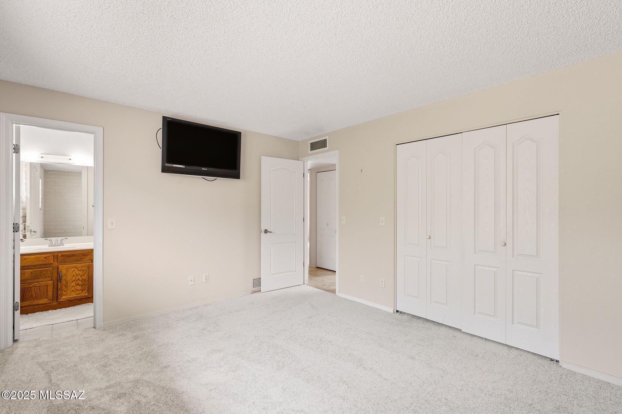 Tucson, Arizona, 85718, United States, 3 Bedrooms Bedrooms, ,2 BathroomsBathrooms,Residential,For Sale,1950776