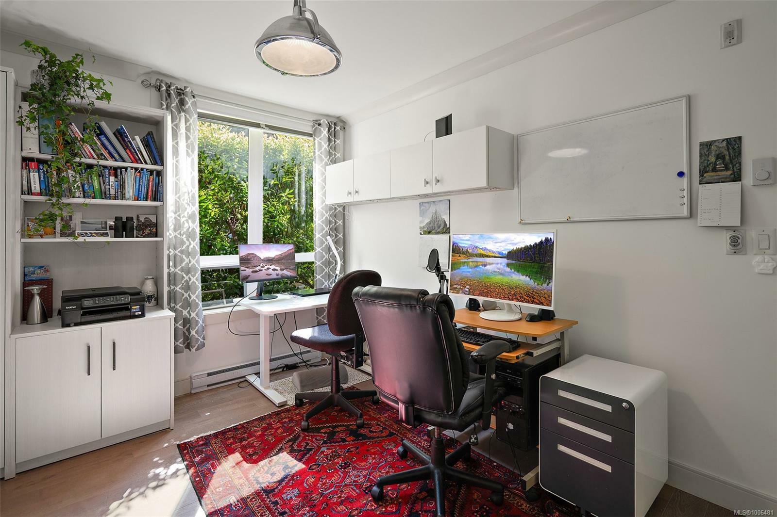 VICTORIA, British Columbia, V8V 1R5, CA, 2 Bedrooms Bedrooms, ,Residential,For Sale,1885284