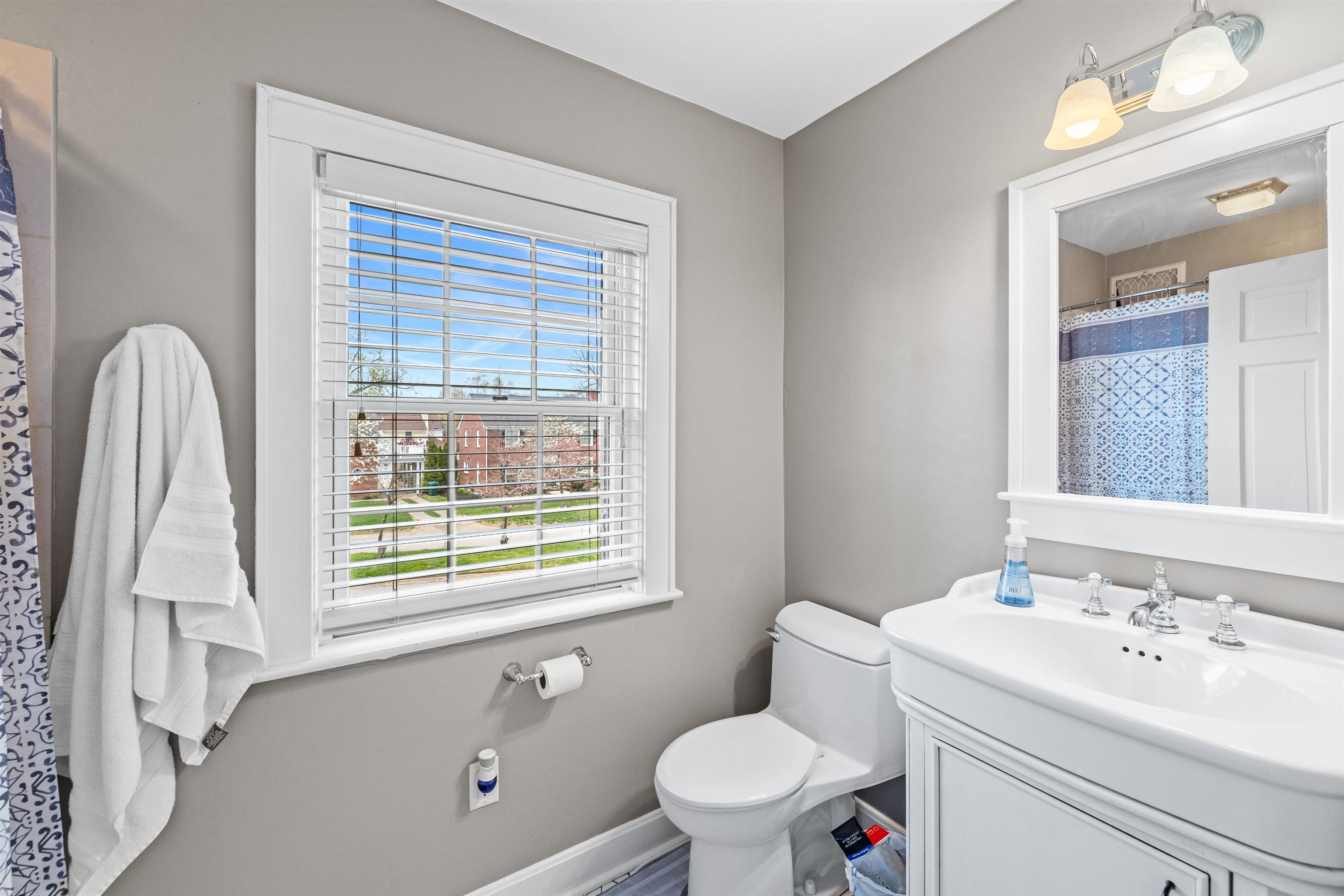 Owensboro, Kentucky, 42301, United States, 4 Bedrooms Bedrooms, ,4 BathroomsBathrooms,Residential,For Sale,1924397
