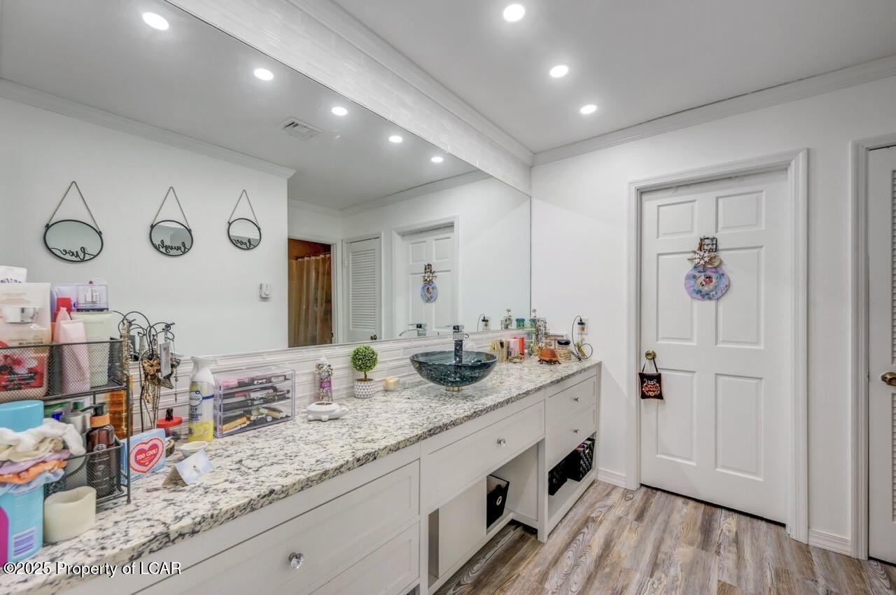 Sugarloaf, Pennsylvania, 18249, United States, 4 Bedrooms Bedrooms, ,3 BathroomsBathrooms,Residential,For Sale,1996756