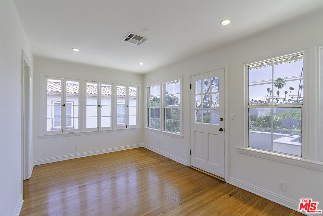 1232 Westchester Pl, Los Angeles, California, 90019, United States, 5 Bedrooms Bedrooms, ,5 BathroomsBathrooms,Residential,For Sale,1232 Westchester Pl,1662622