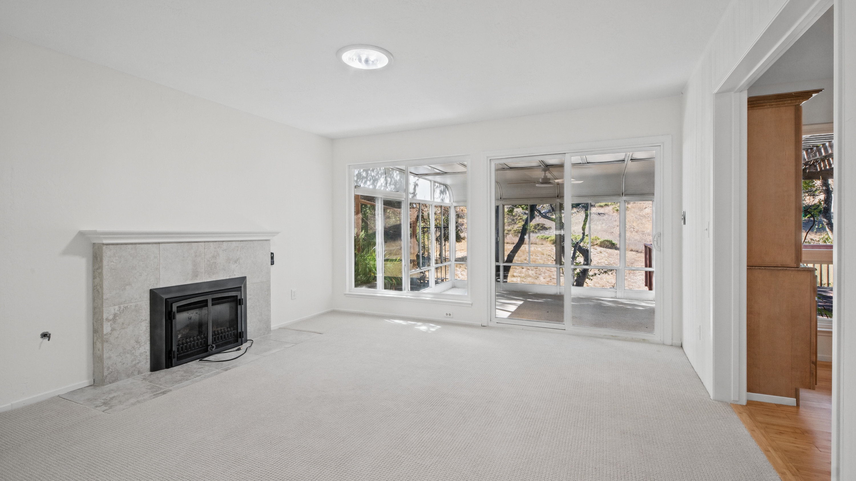  Spacious Mont Marin Contemporary with Open Space Views - 物件實景