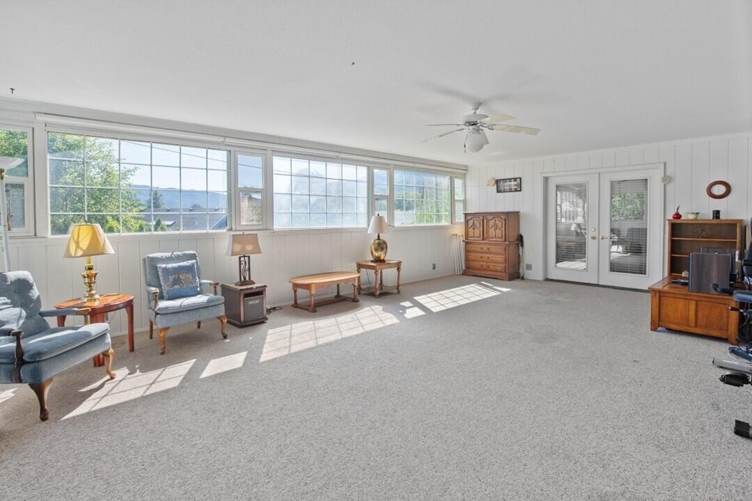 Rogue River, Oregon, 97537, United States, 3 Bedrooms Bedrooms, ,3 BathroomsBathrooms,Residential,For Sale,1944888