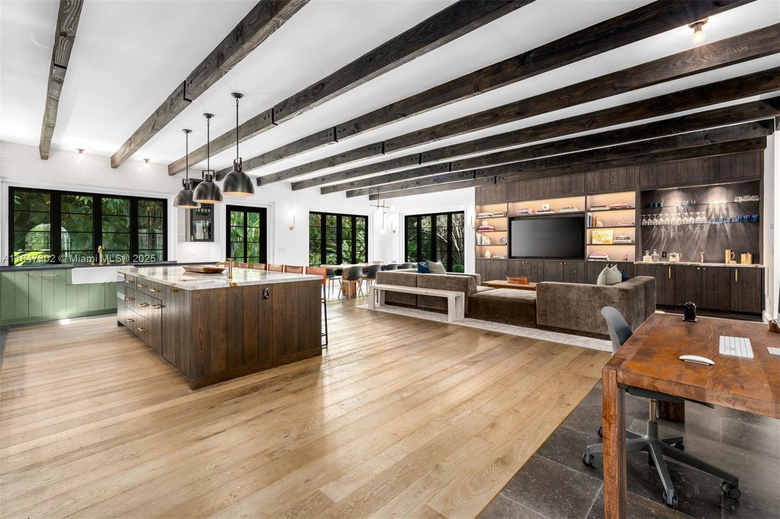 Miami, Florida, 33143, United States, 7 Bedrooms Bedrooms, ,6 BathroomsBathrooms,Residential,For Sale,1934176