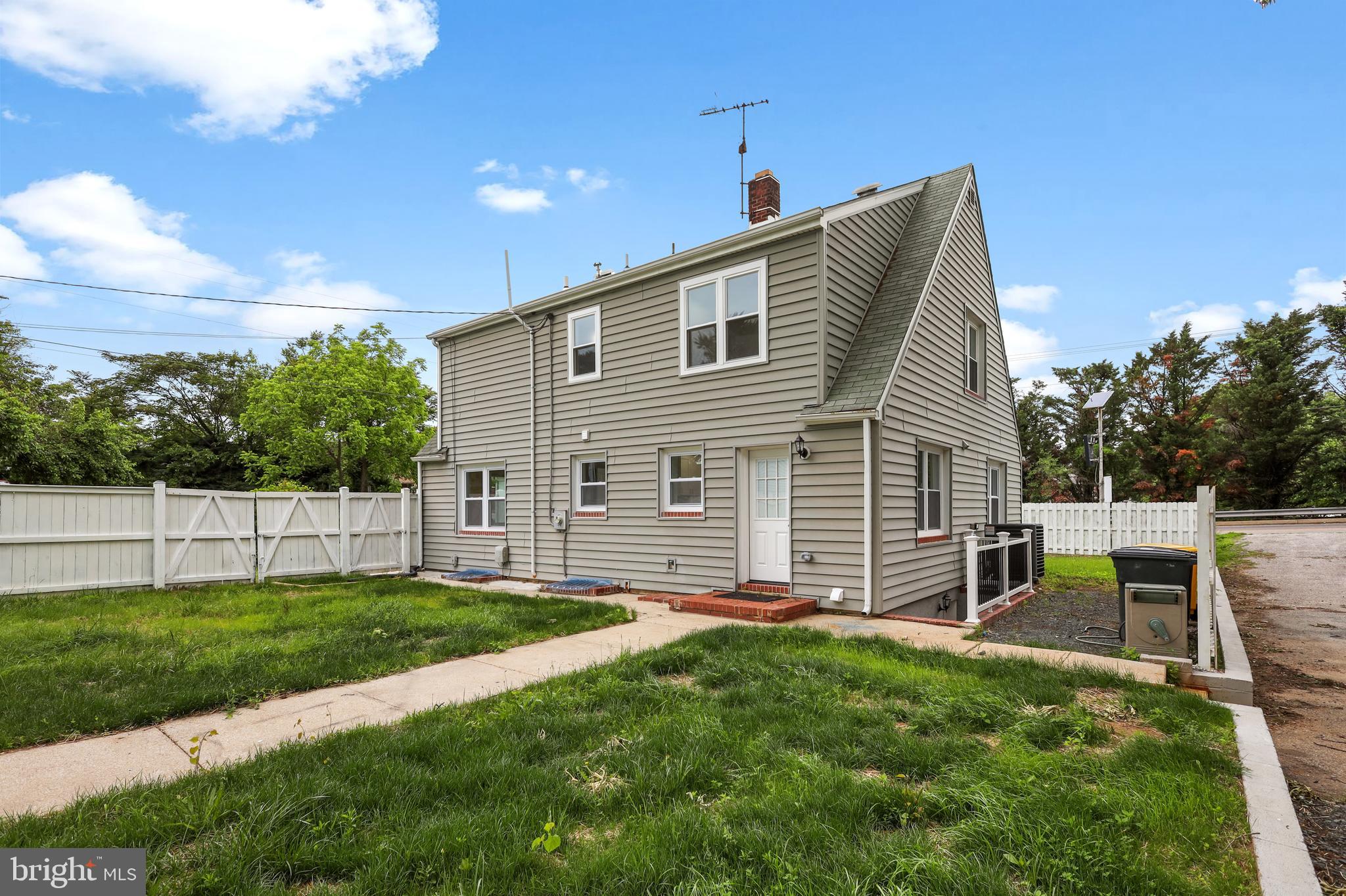 Glen Burnie, Maryland, 21061, United States, 4 Bedrooms Bedrooms, ,4 BathroomsBathrooms,Residential,For Sale,1900574