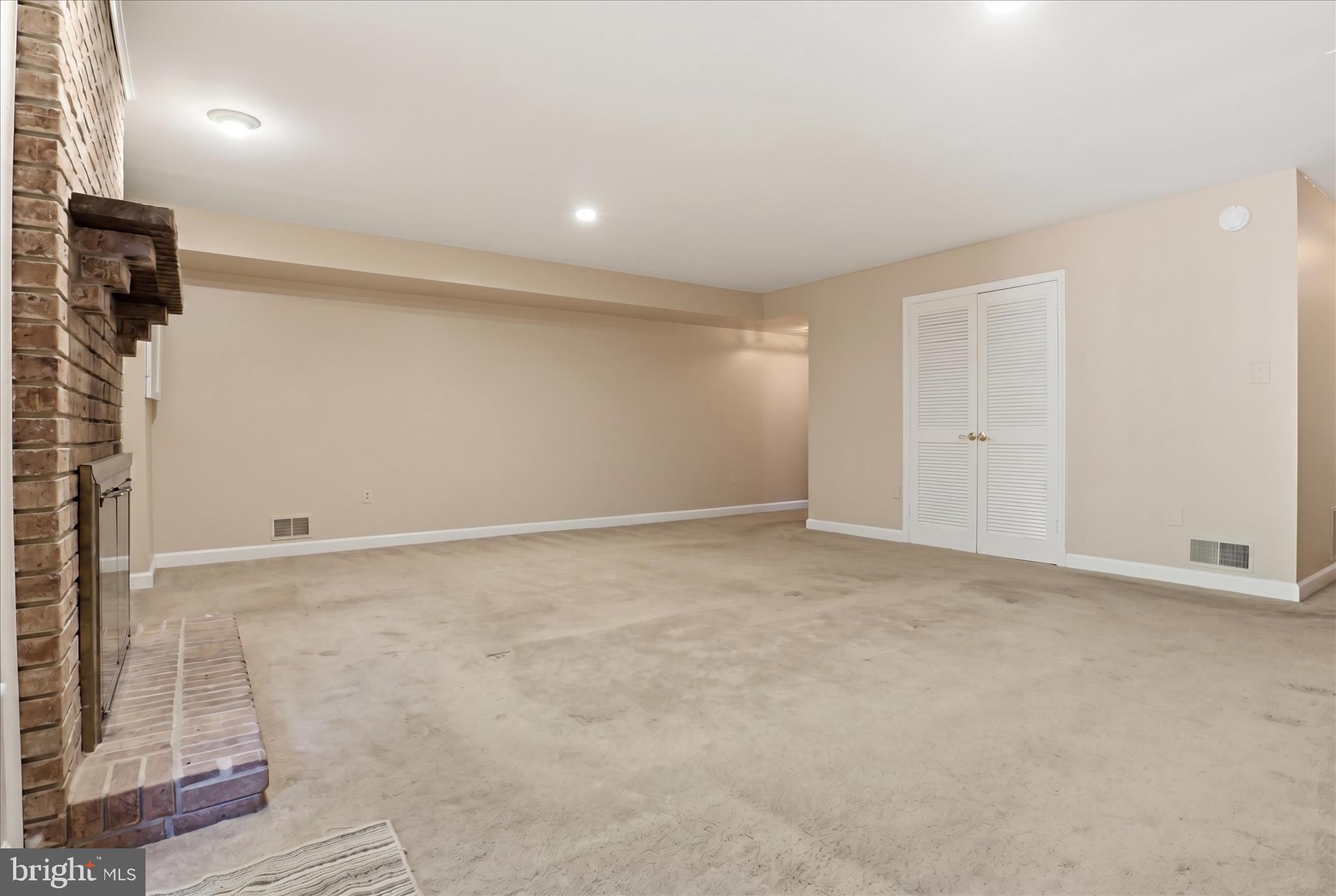 Alexandria, Virginia, 22315, United States, 4 Bedrooms Bedrooms, ,4 BathroomsBathrooms,Residential,For Sale,2048951
