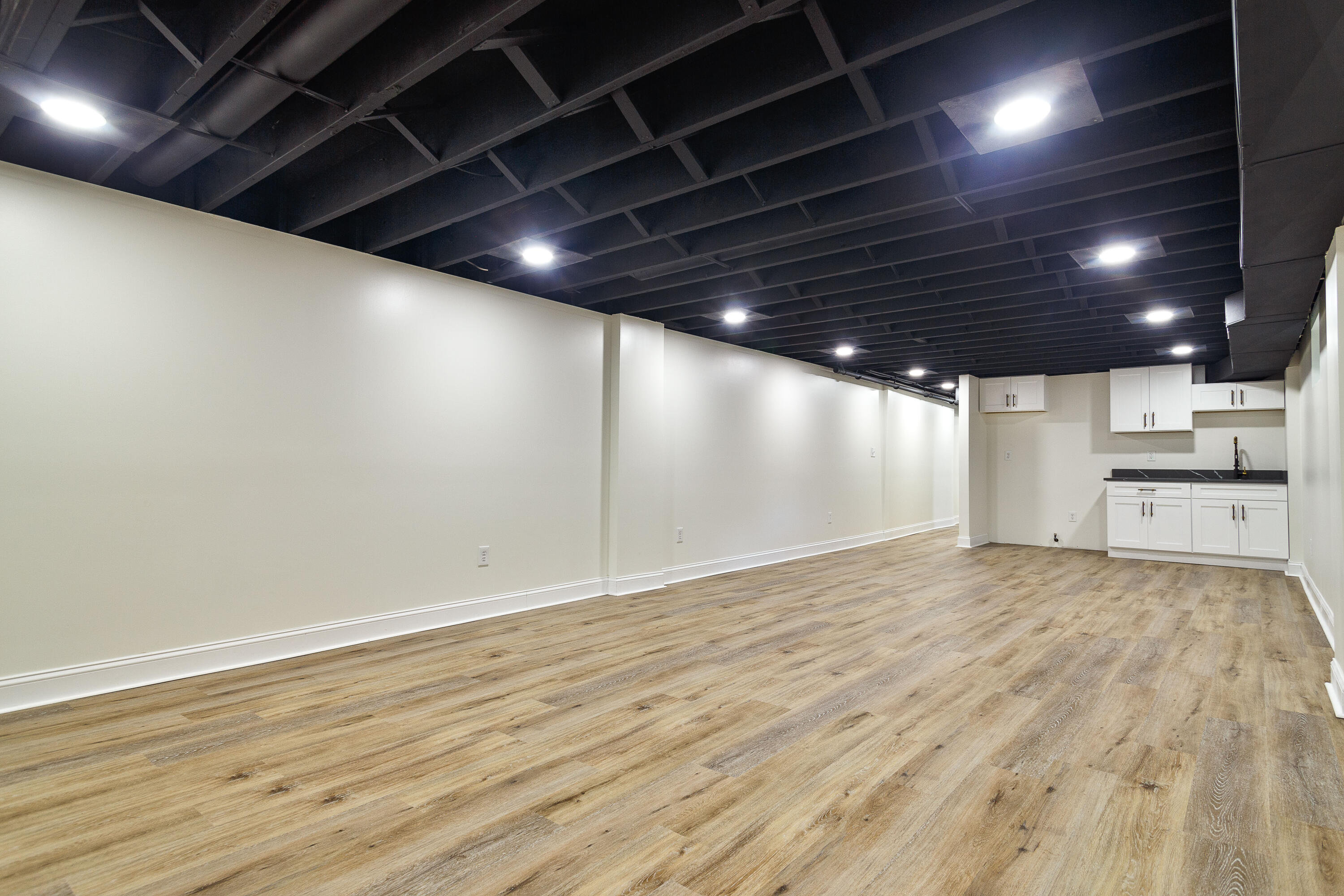 Crown Point, Indiana, 46307, United States, 5 Bedrooms Bedrooms, ,3 BathroomsBathrooms,Residential,For Sale,1946905