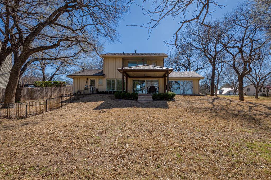Azle, Texas, 76020, United States, 3 Bedrooms Bedrooms, ,4 BathroomsBathrooms,Residential,For Sale,1977606
