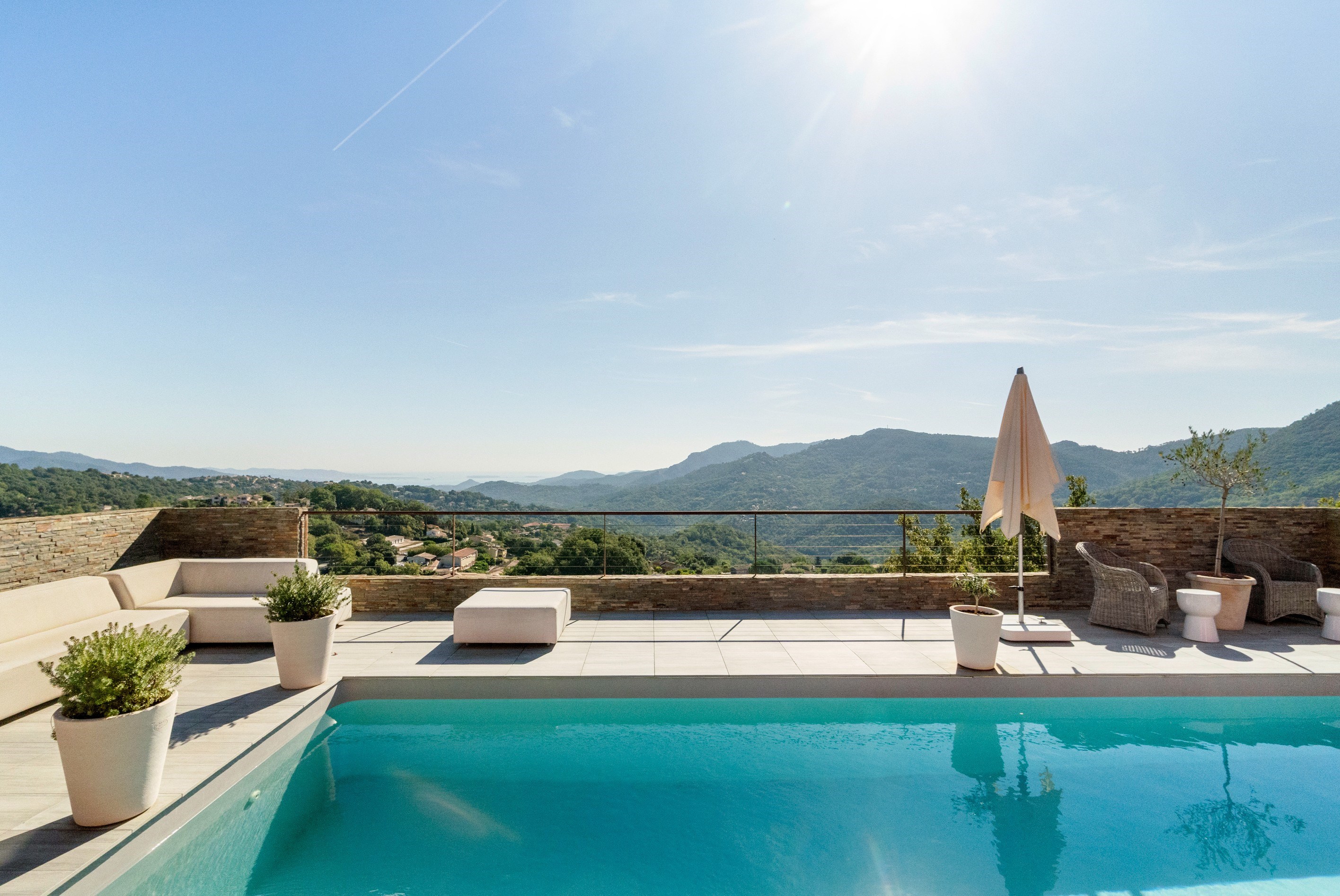  Villa for sale in Adrets-de-l’Estérel with sea view and pool, French Riviera - 物件實景