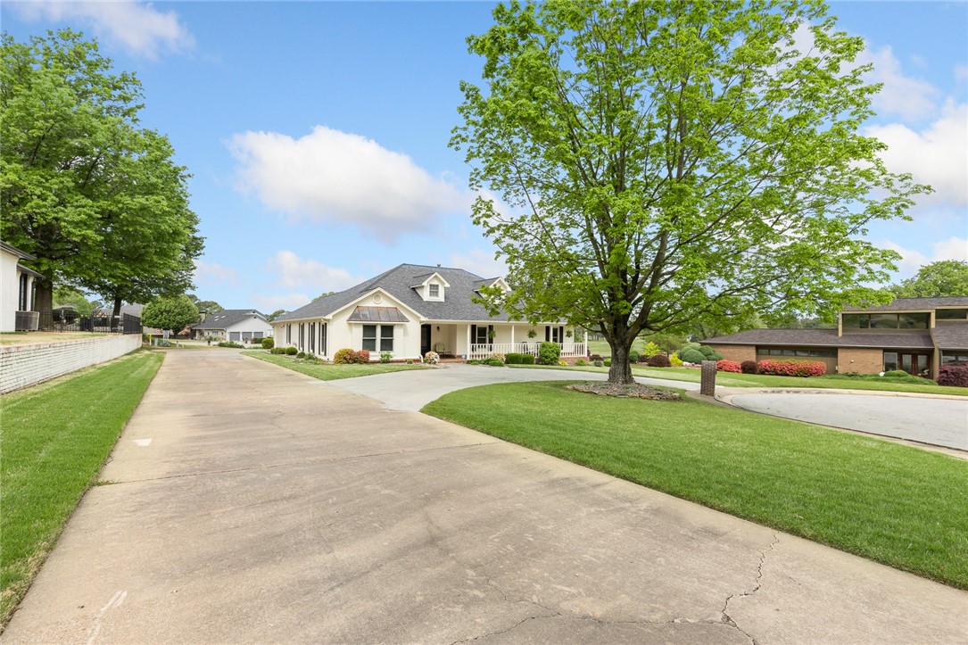 Springdale, Arkansas, 72764, United States, 4 Bedrooms Bedrooms, ,3 BathroomsBathrooms,Residential,For Sale,1804619