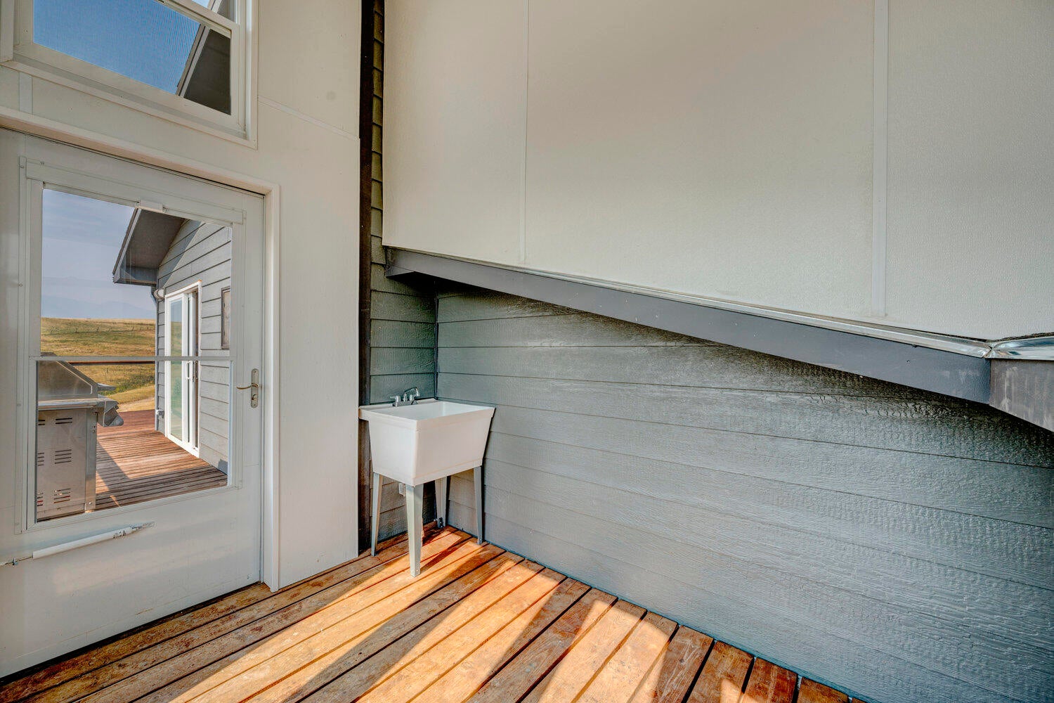 Big Horn, Wyoming, 82833, United States, 3 Bedrooms Bedrooms, ,4 BathroomsBathrooms,Residential,For Sale,1981242