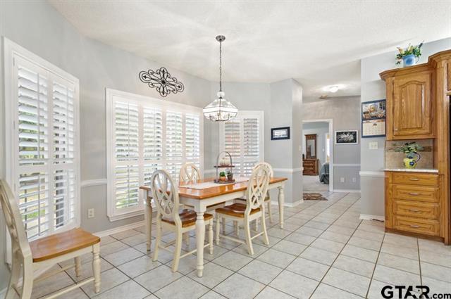 Lindale, Texas, 75771, United States, 3 Bedrooms Bedrooms, ,3 BathroomsBathrooms,Residential,For Sale,1995142