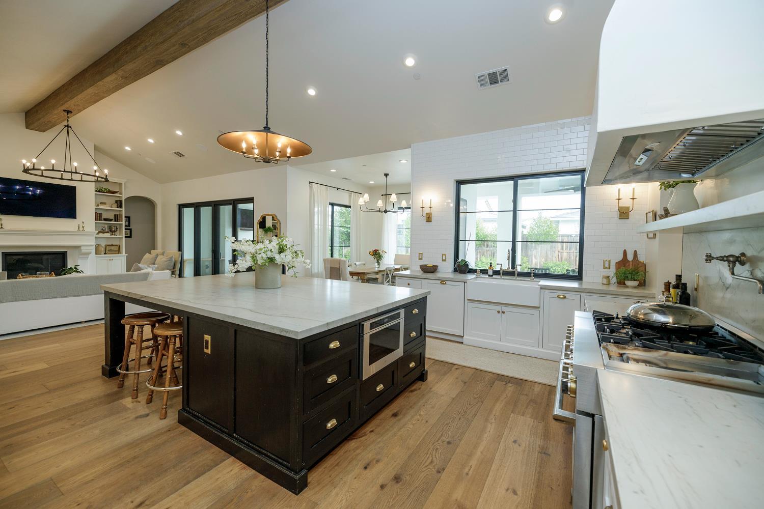 Turlock, California, 95382, United States, 5 Bedrooms Bedrooms, ,4 BathroomsBathrooms,Residential,For Sale,2002533