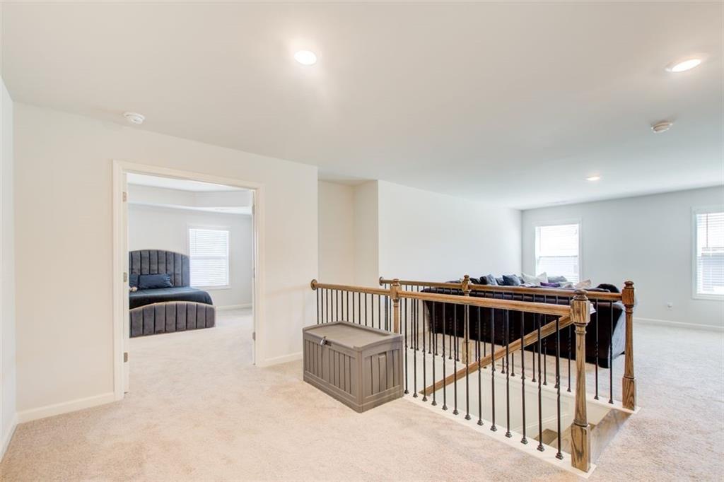 Acworth, Georgia, 30101, United States, 6 Bedrooms Bedrooms, ,4 BathroomsBathrooms,Residential,For Sale,1828453
