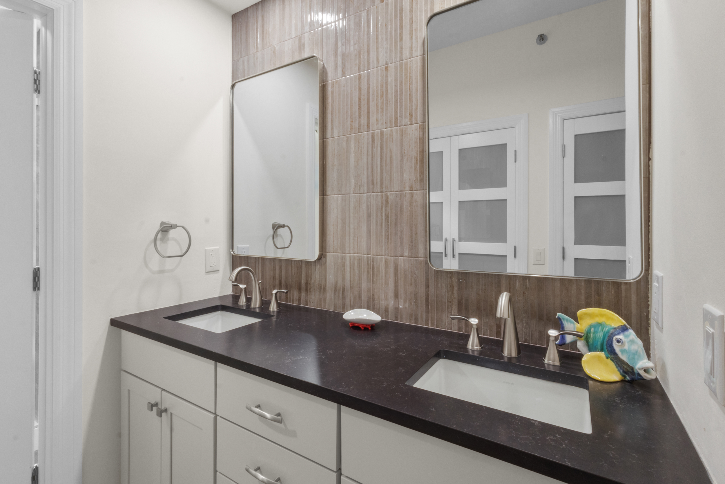 Longboat Key, Florida, 34228, United States, 2 Bedrooms Bedrooms, ,2 BathroomsBathrooms,Residential,For Sale,2036968