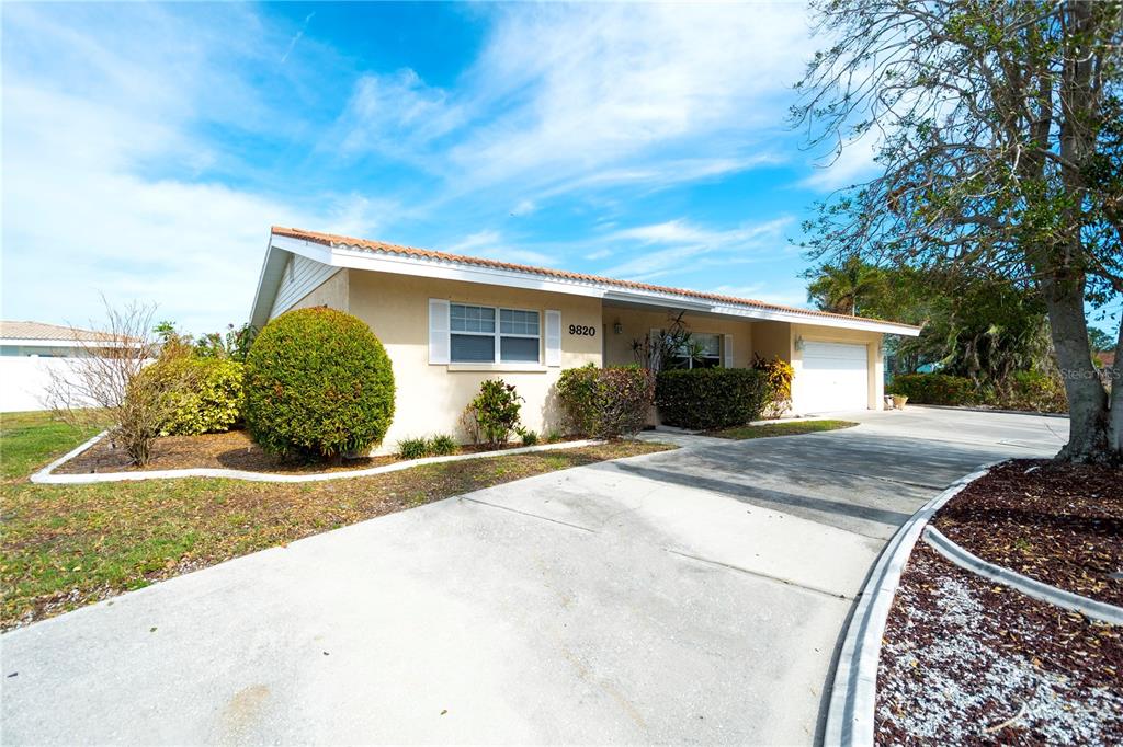 Bradenton, Florida, 34210, United States, 4 Bedrooms Bedrooms, ,2 BathroomsBathrooms,Residential,For Sale,1696879