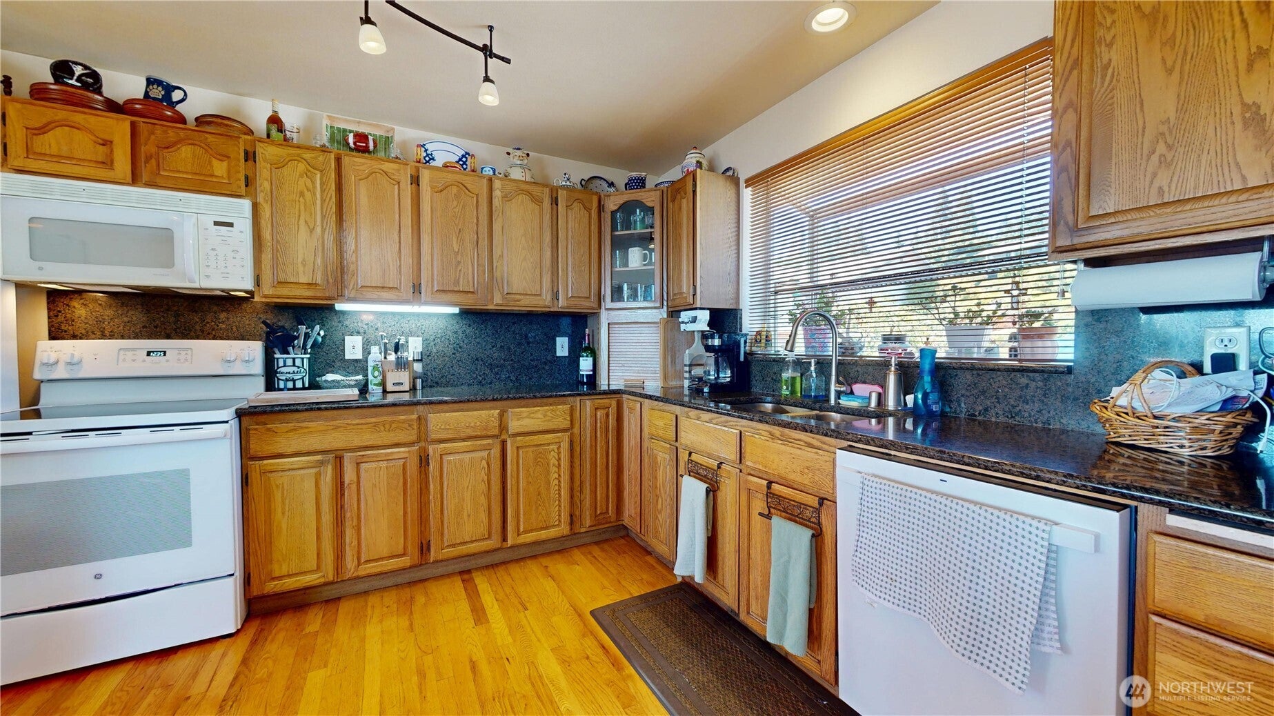 Port Orchard, Washington, 98366, United States, 3 Bedrooms Bedrooms, ,3 BathroomsBathrooms,Residential,For Sale,1907712