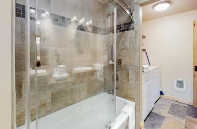 Bend, Oregon, 97707, United States, 2 Bedrooms Bedrooms, ,1 BathroomBathrooms,Residential,For Sale,1976090