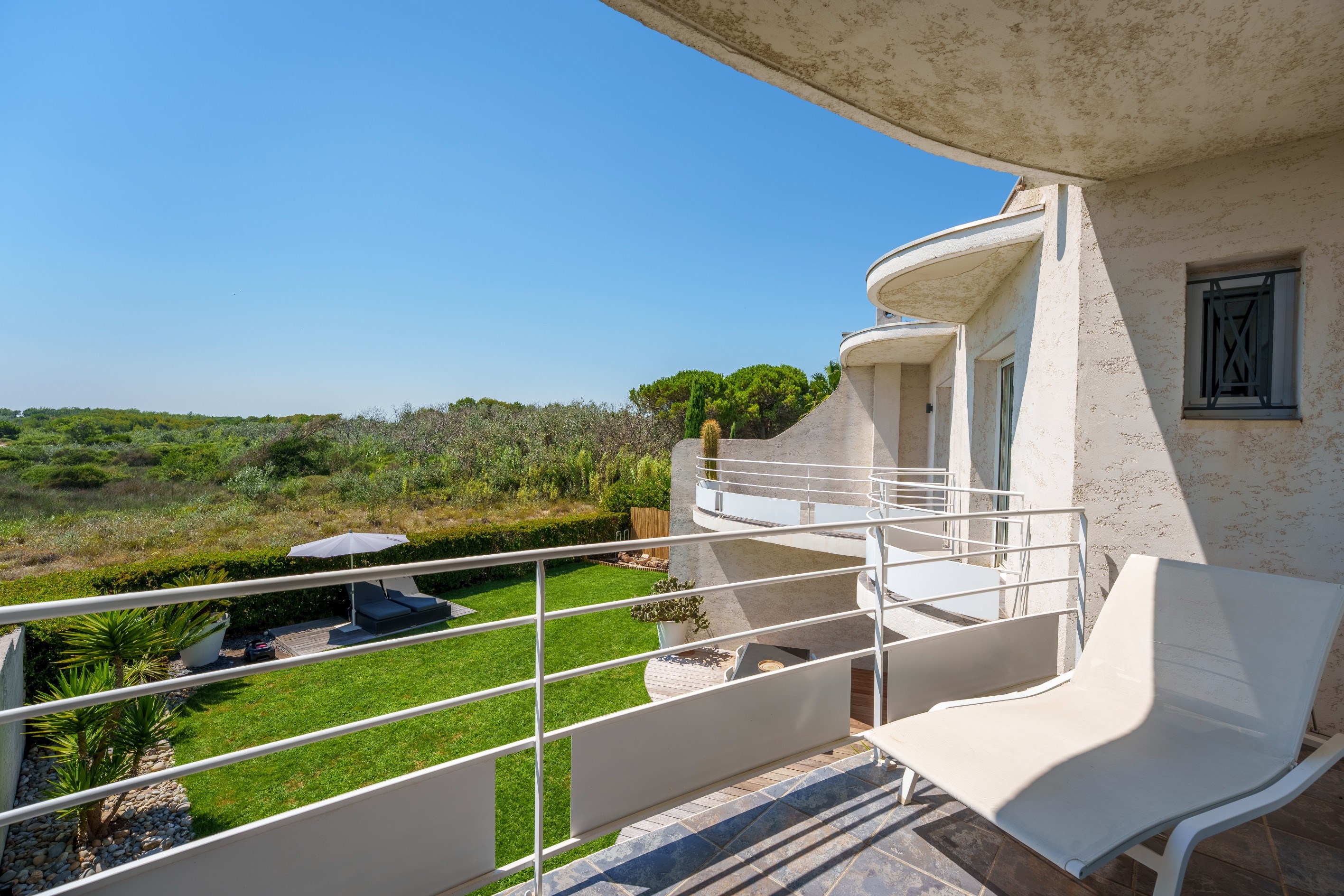  Exceptional Villa with Sea Views just steps from the Beach - 物件實景