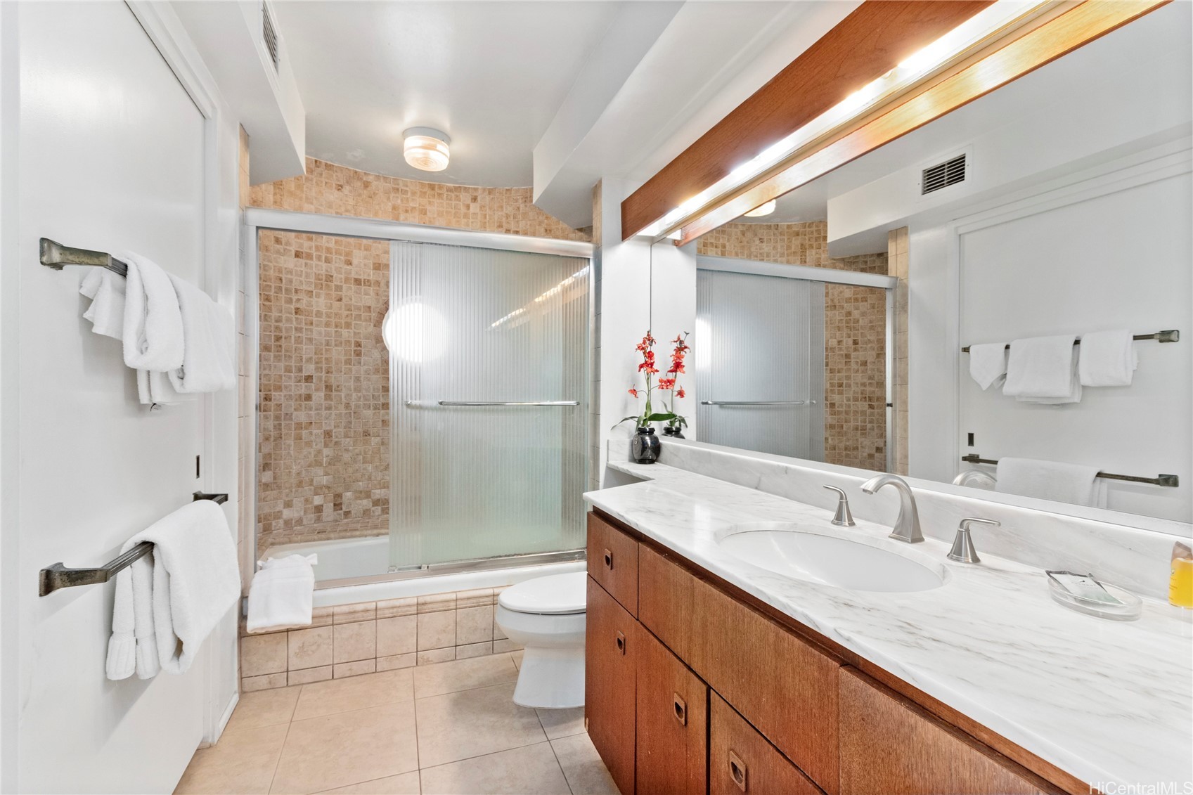 Honolulu, Hawaii, 96815, United States, 1 Bedroom Bedrooms, ,1 BathroomBathrooms,Residential,For Sale,1993153