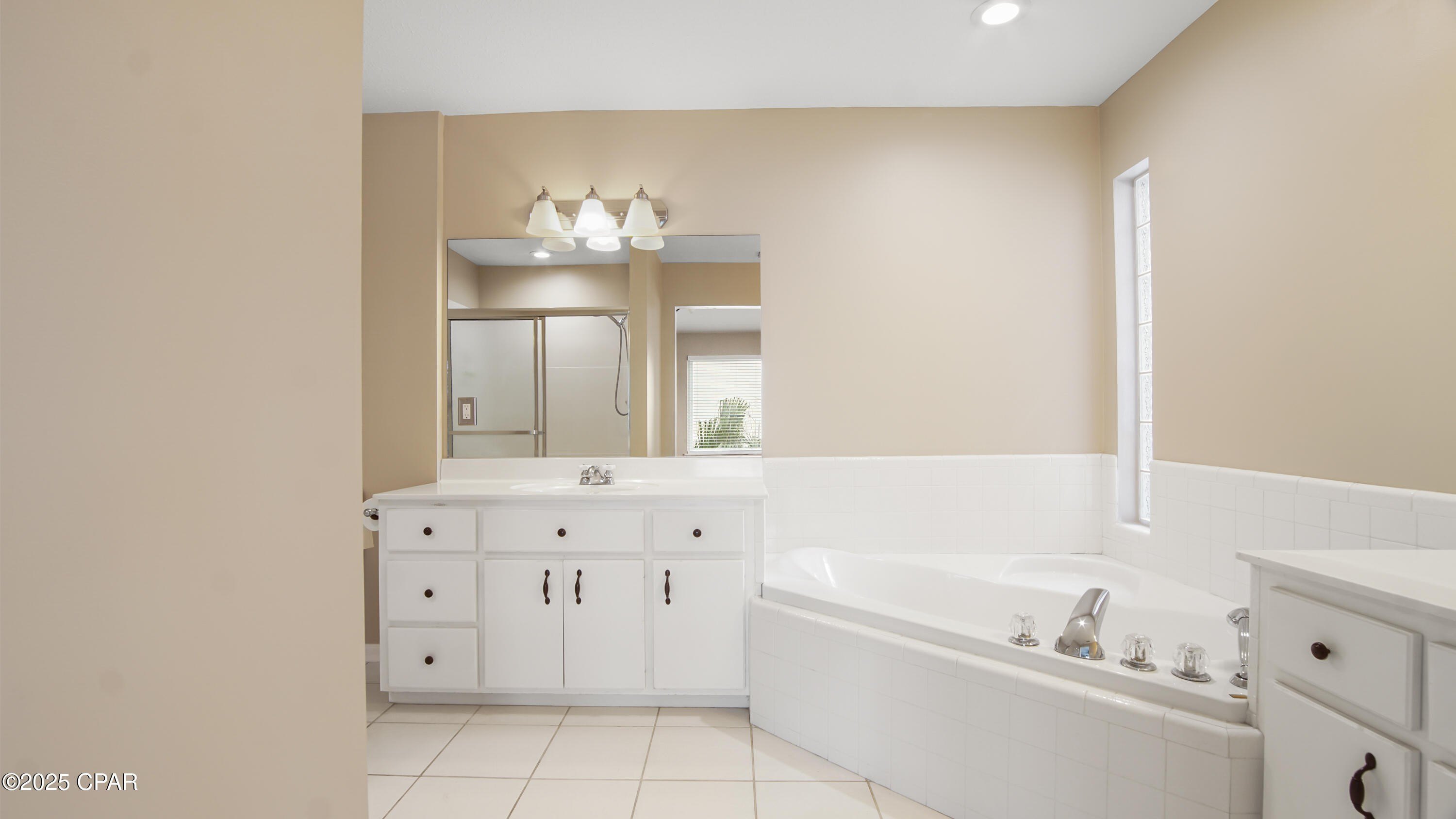 Panama City, Florida, 32404, United States, 3 Bedrooms Bedrooms, ,3 BathroomsBathrooms,Residential,For Sale,1928753