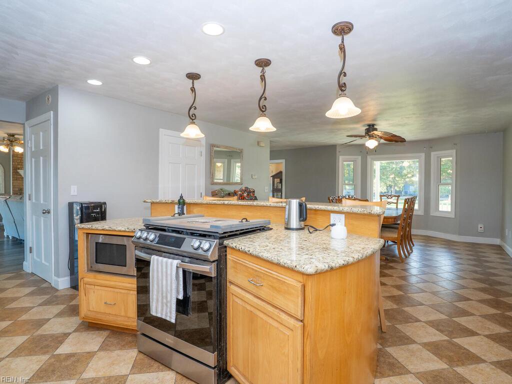 Virginia Beach Va, Virginia, 23457, United States, 4 Bedrooms Bedrooms, ,3 BathroomsBathrooms,Residential,For Sale,1989088