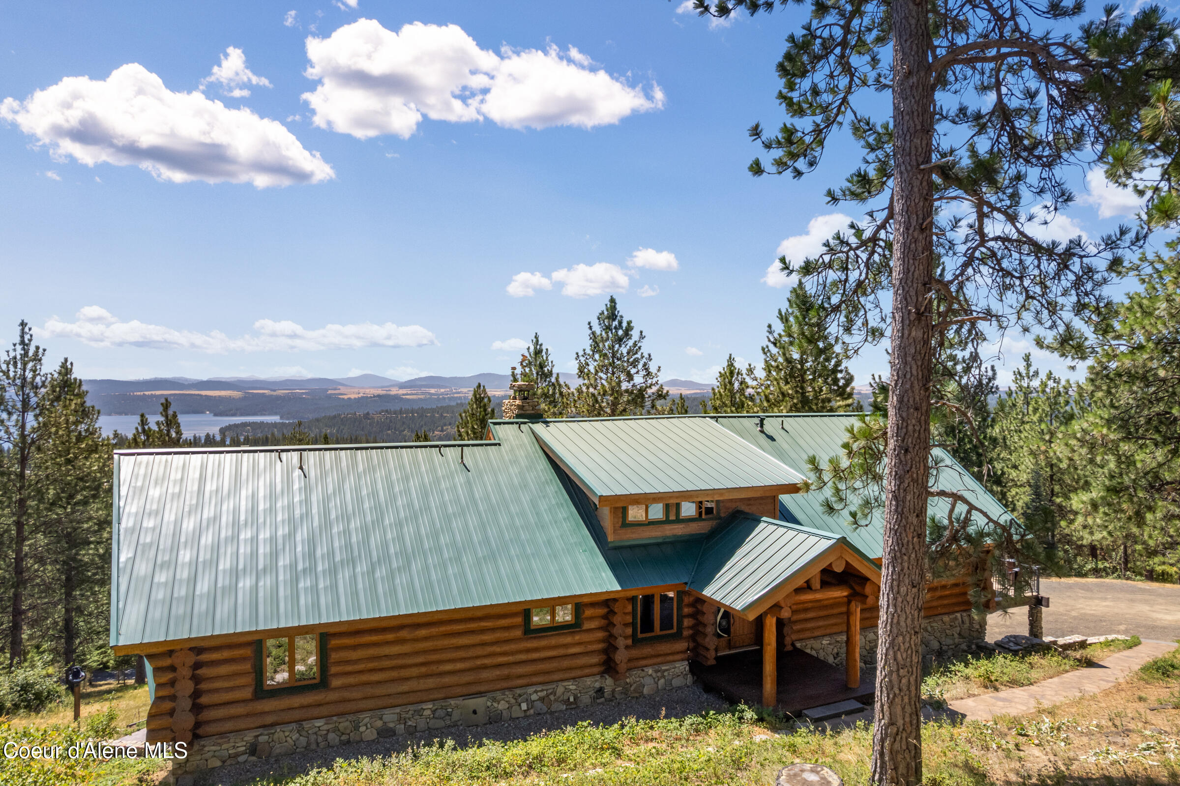 Coeur d'Alene, Idaho, 83814, United States, 4 Bedrooms Bedrooms, ,3 BathroomsBathrooms,Residential,For Sale,1981796