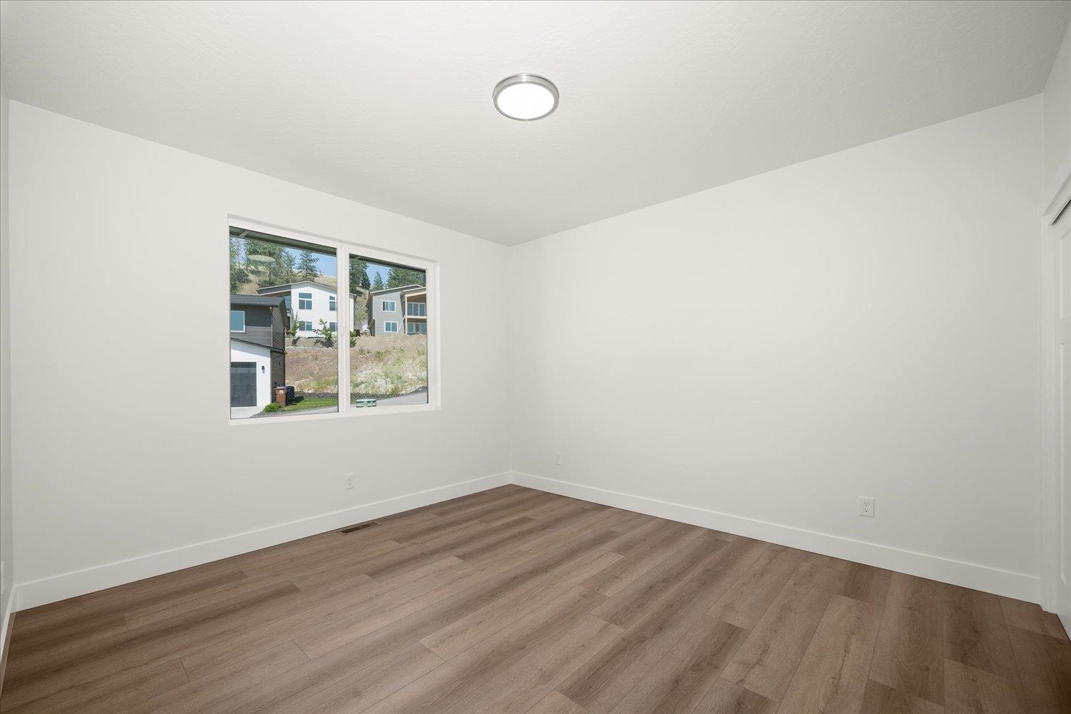 Spokane, Washington, 99208, United States, 4 Bedrooms Bedrooms, ,3 BathroomsBathrooms,Residential,For Sale,1940467