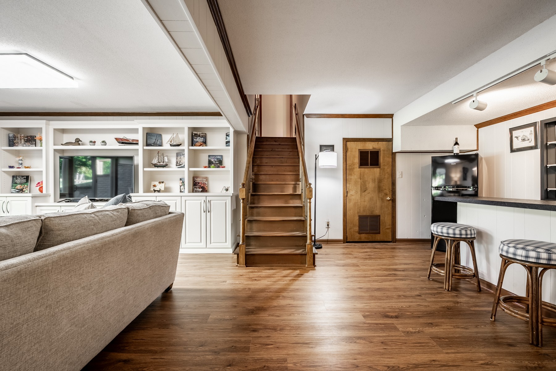  Exceptional Four Bedroom Home Set Along a Winding Creek - 物件實景