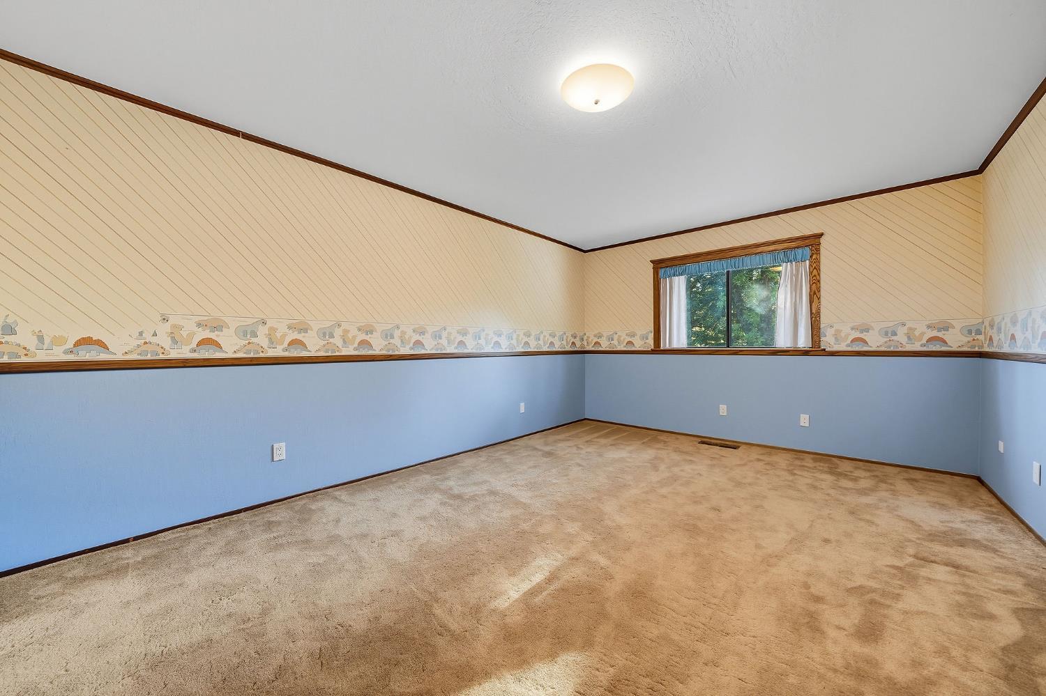 Pine Grove, California, 95665, United States, 3 Bedrooms Bedrooms, ,4 BathroomsBathrooms,Residential,For Sale,1975649