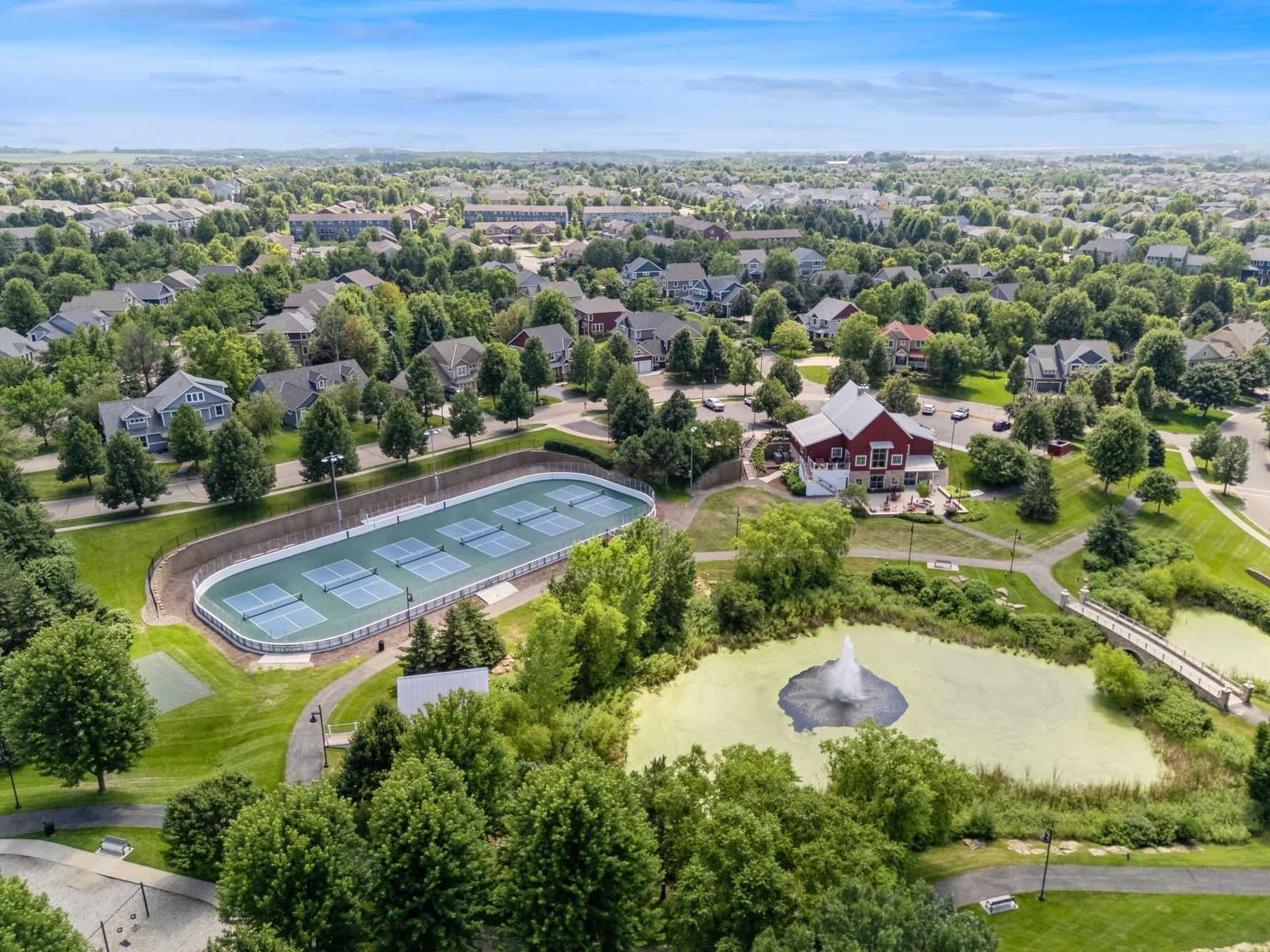 Woodbury, Minnesota, 55129, United States, 5 Bedrooms Bedrooms, ,3 BathroomsBathrooms,Residential,For Sale,1917665