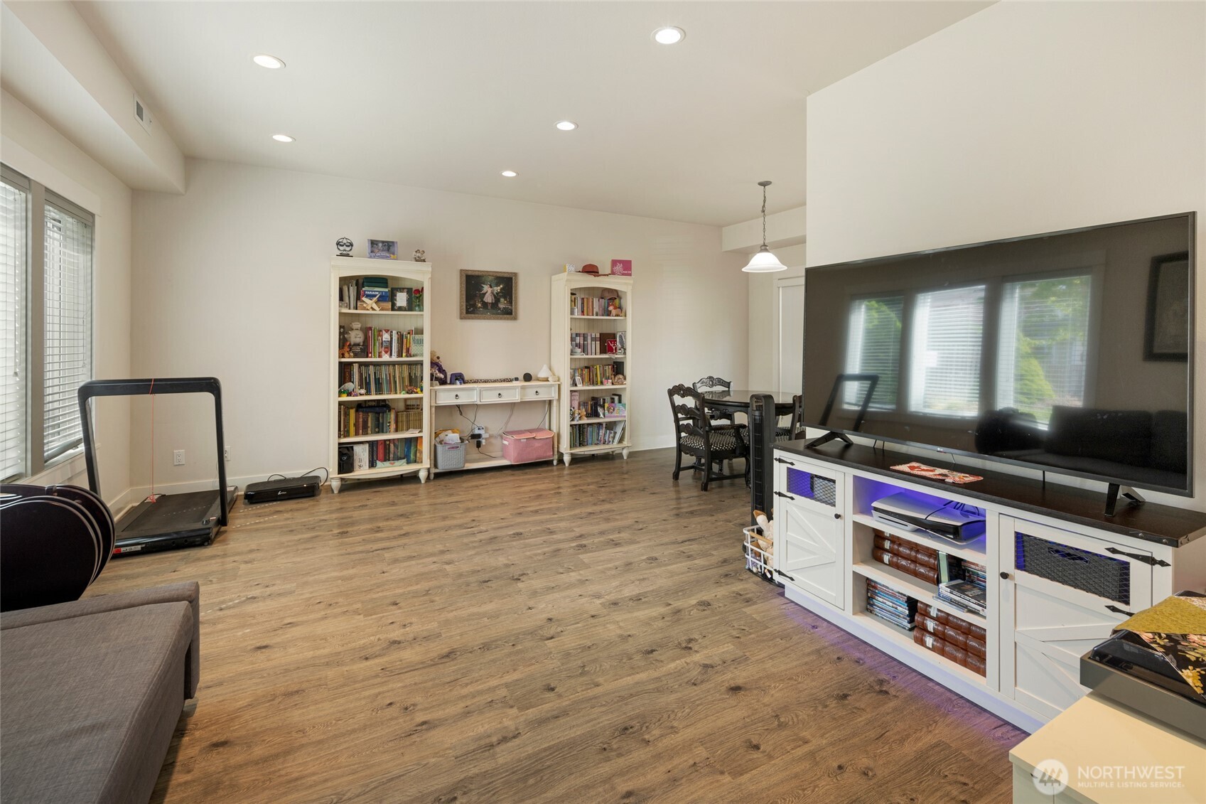 Friday Harbor, Washington, 98250, United States, 2 Bedrooms Bedrooms, ,3 BathroomsBathrooms,Residential,For Sale,1818388