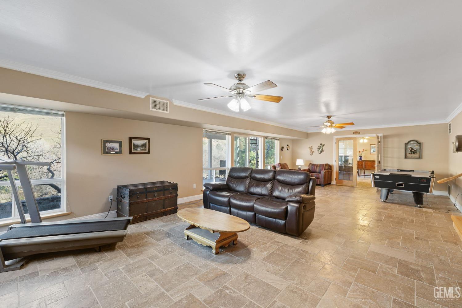 Kernville, California, 93238, United States, 4 Bedrooms Bedrooms, ,3 BathroomsBathrooms,Residential,For Sale,1941989