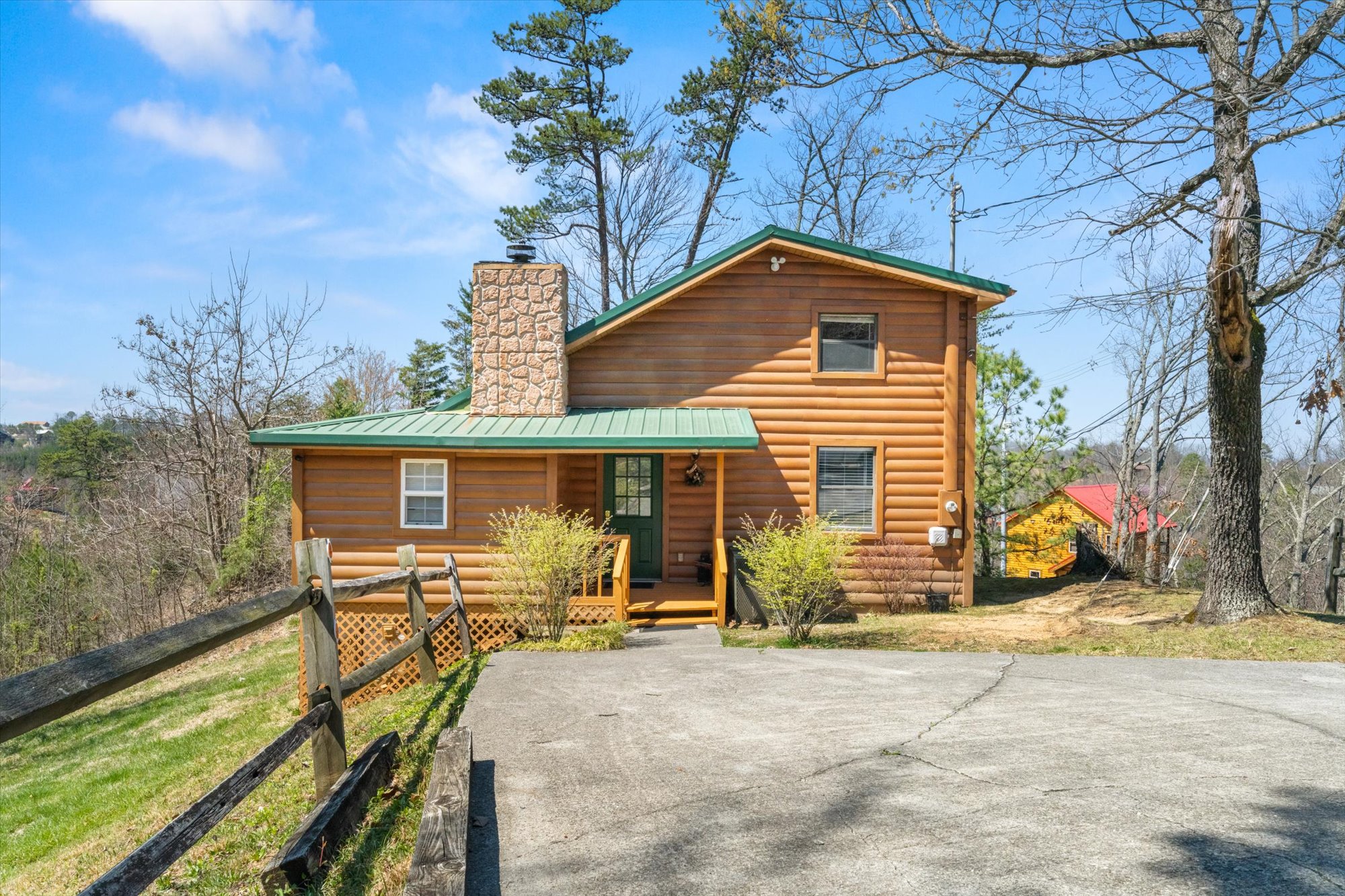 Sevierville, Tennessee, 37876, United States, 3 Bedrooms Bedrooms, ,2 BathroomsBathrooms,Residential,For Sale,1922805