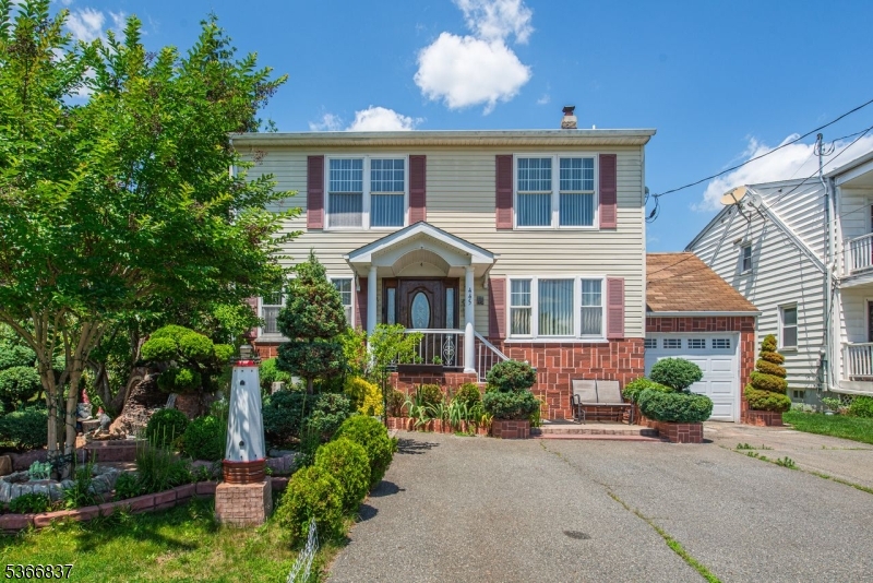 Pompton Lakes Boro, New Jersey, 07442, United States, 3 Bedrooms Bedrooms, ,3 BathroomsBathrooms,Residential,For Sale,1875678