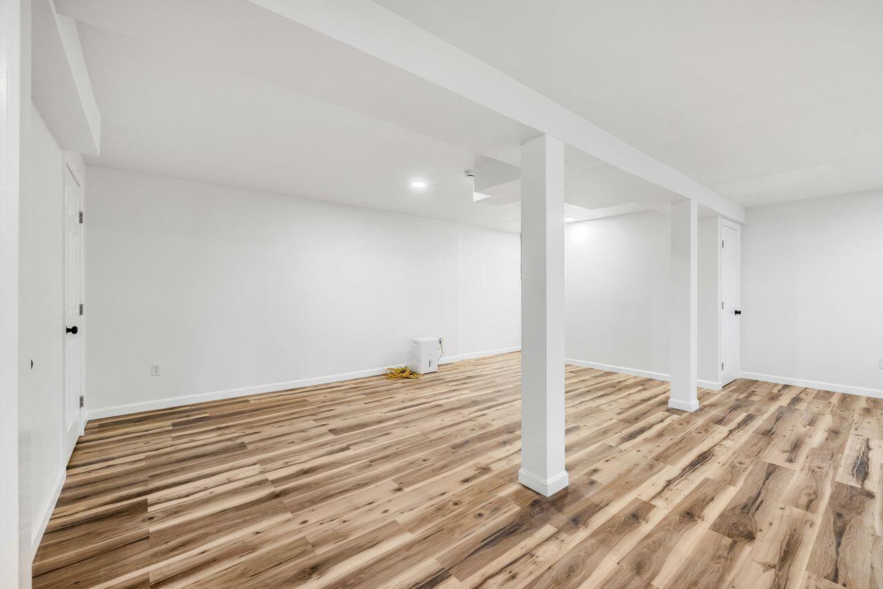 Casco, Maine, 04015, United States, 3 Bedrooms Bedrooms, ,5 BathroomsBathrooms,Residential,For Sale,2001972