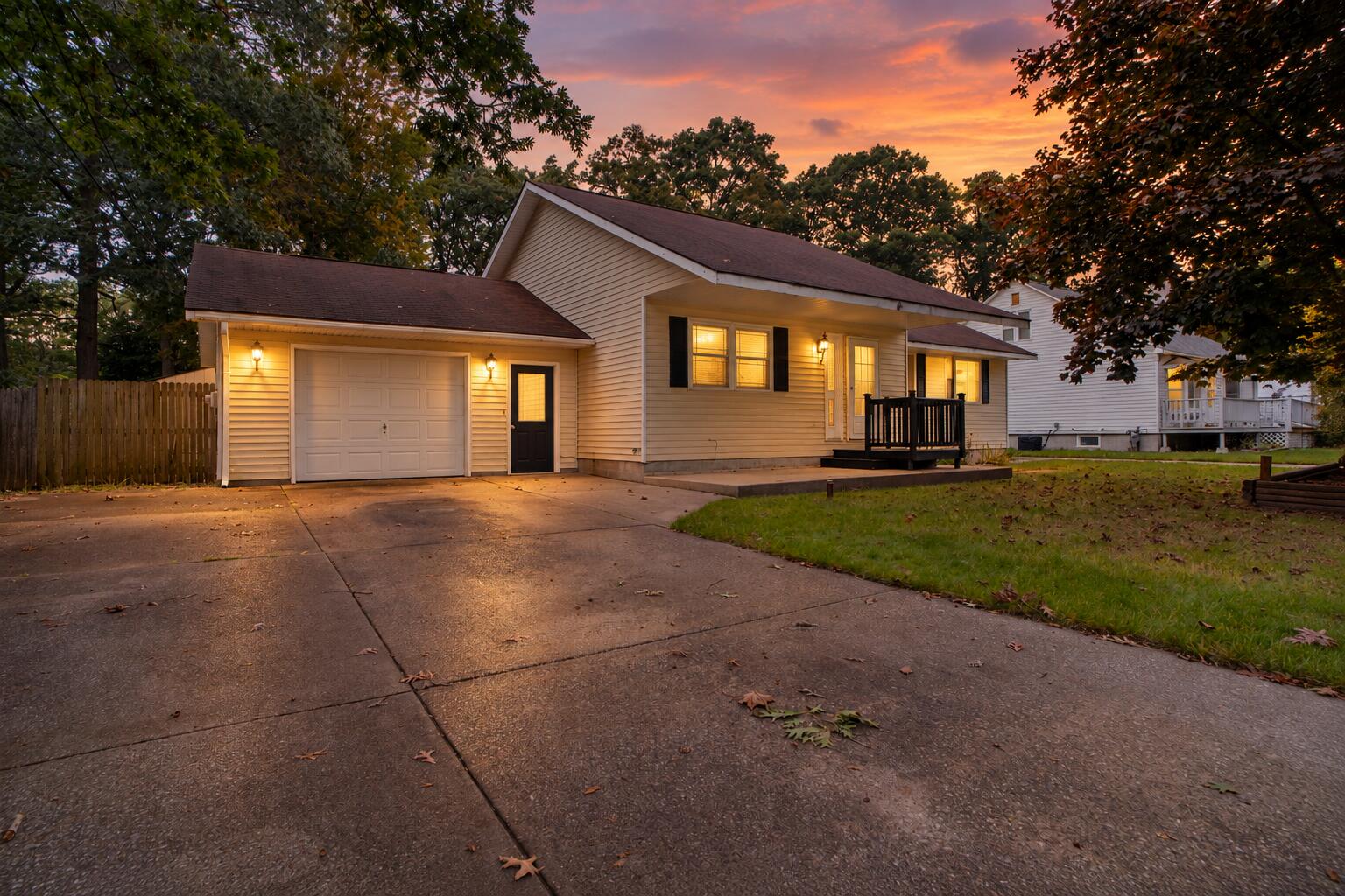 Kooi St, Muskegon, MI 49444