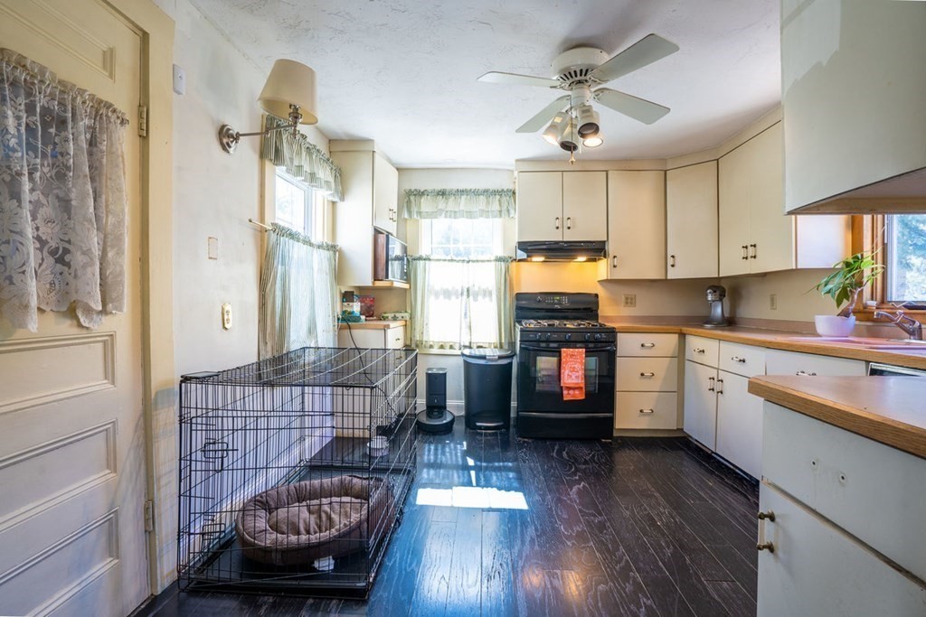 Milton, Massachusetts, 02186, United States, 3 Bedrooms Bedrooms, ,2 BathroomsBathrooms,Residential,For Sale,1921891