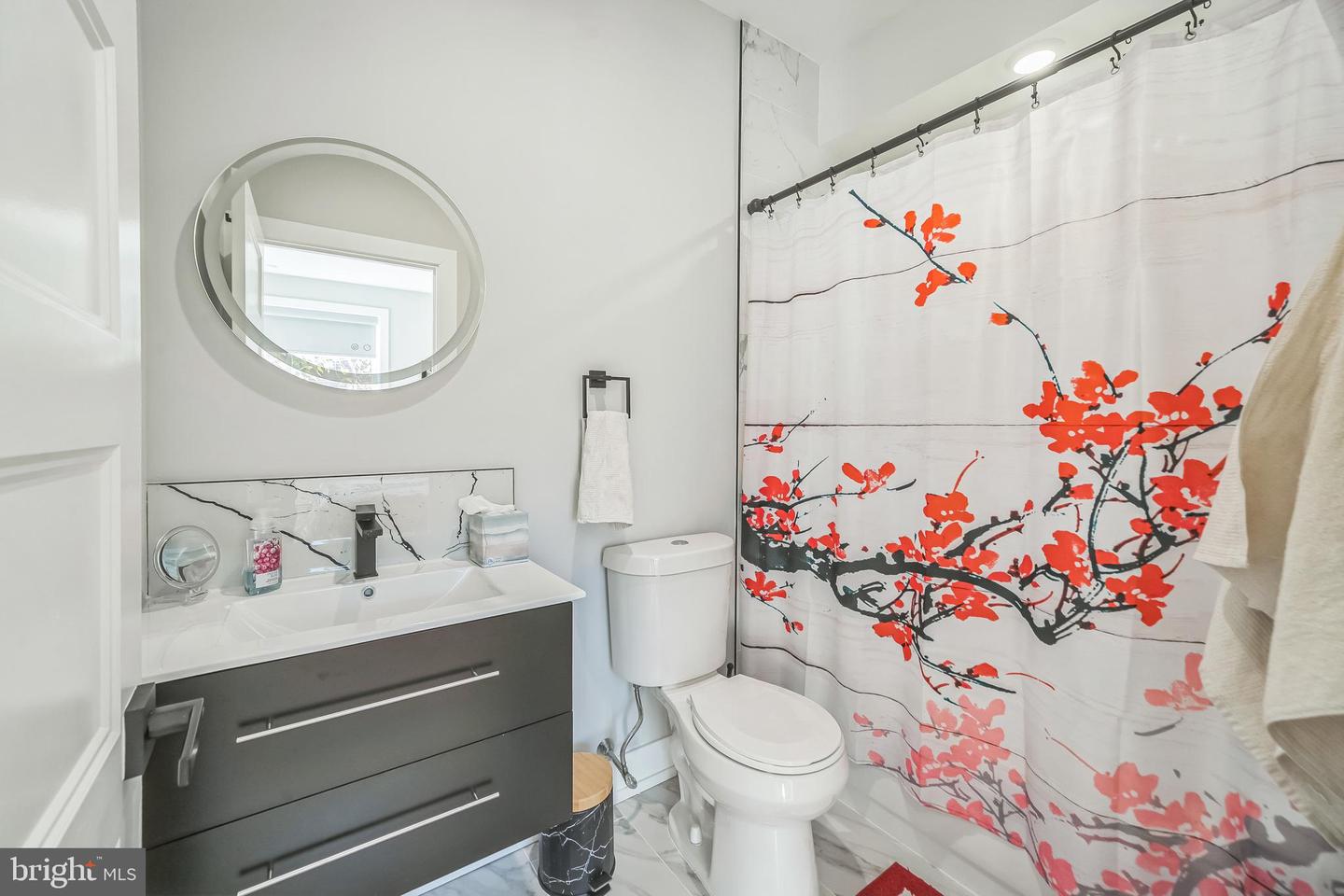 Philadelphia, Pennsylvania, 19146, United States, 4 Bedrooms Bedrooms, ,5 BathroomsBathrooms,Residential,For Sale,1751274