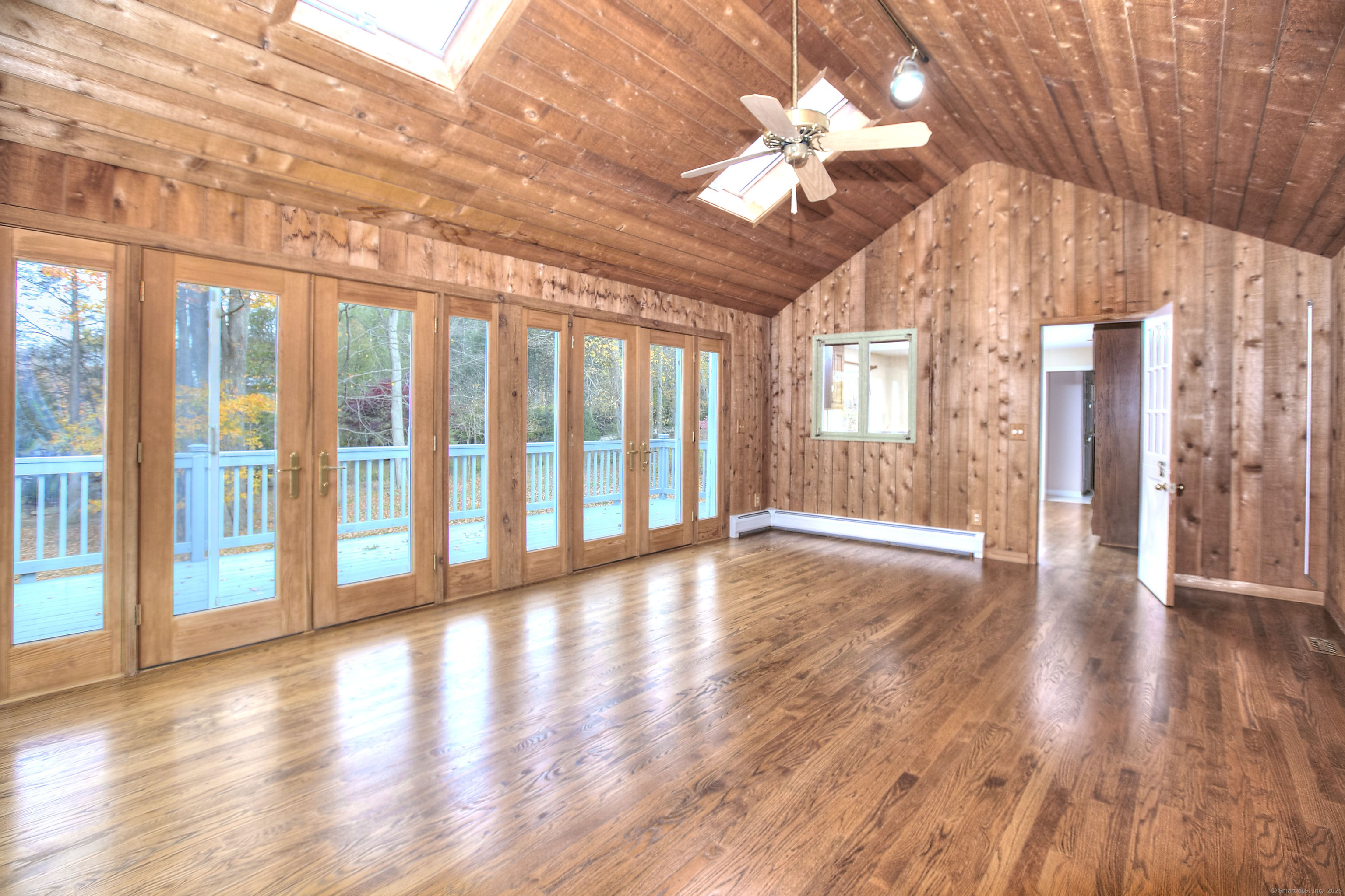 Westport, Connecticut, 06880, United States, 4 Bedrooms Bedrooms, ,3 BathroomsBathrooms,Residential,For Sale,1987489