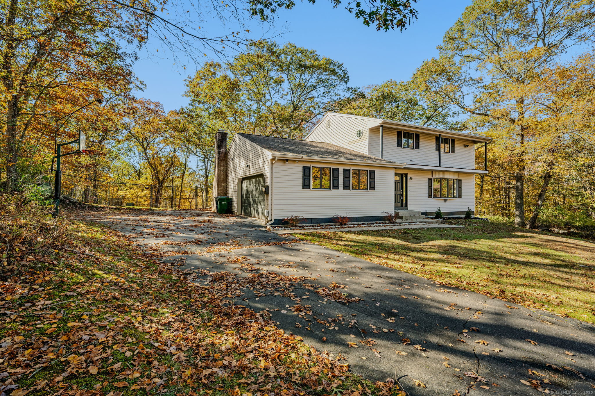 Waterford, Connecticut, 06385, United States, 3 Bedrooms Bedrooms, ,3 BathroomsBathrooms,Residential,For Sale,1969009