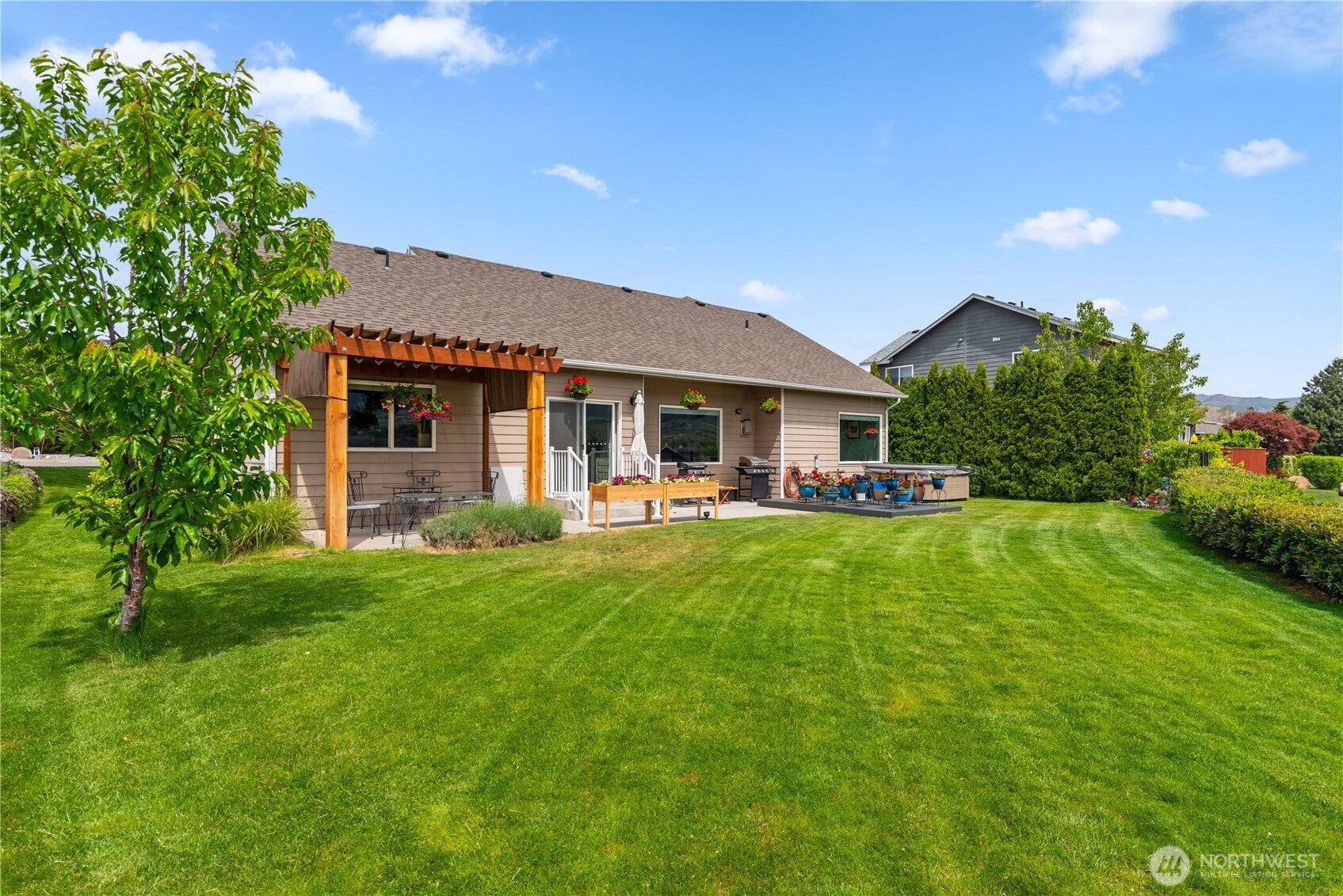 East Wenatchee, Washington, 98802, United States, 3 Bedrooms Bedrooms, ,1 BathroomBathrooms,Residential,For Sale,1818032