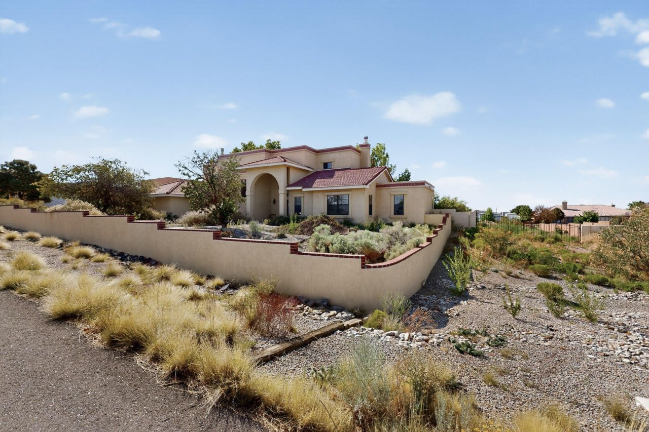 Albuquerque, New Mexico, 87122, United States, 5 Bedrooms Bedrooms, ,5 BathroomsBathrooms,Residential,For Sale,1933221