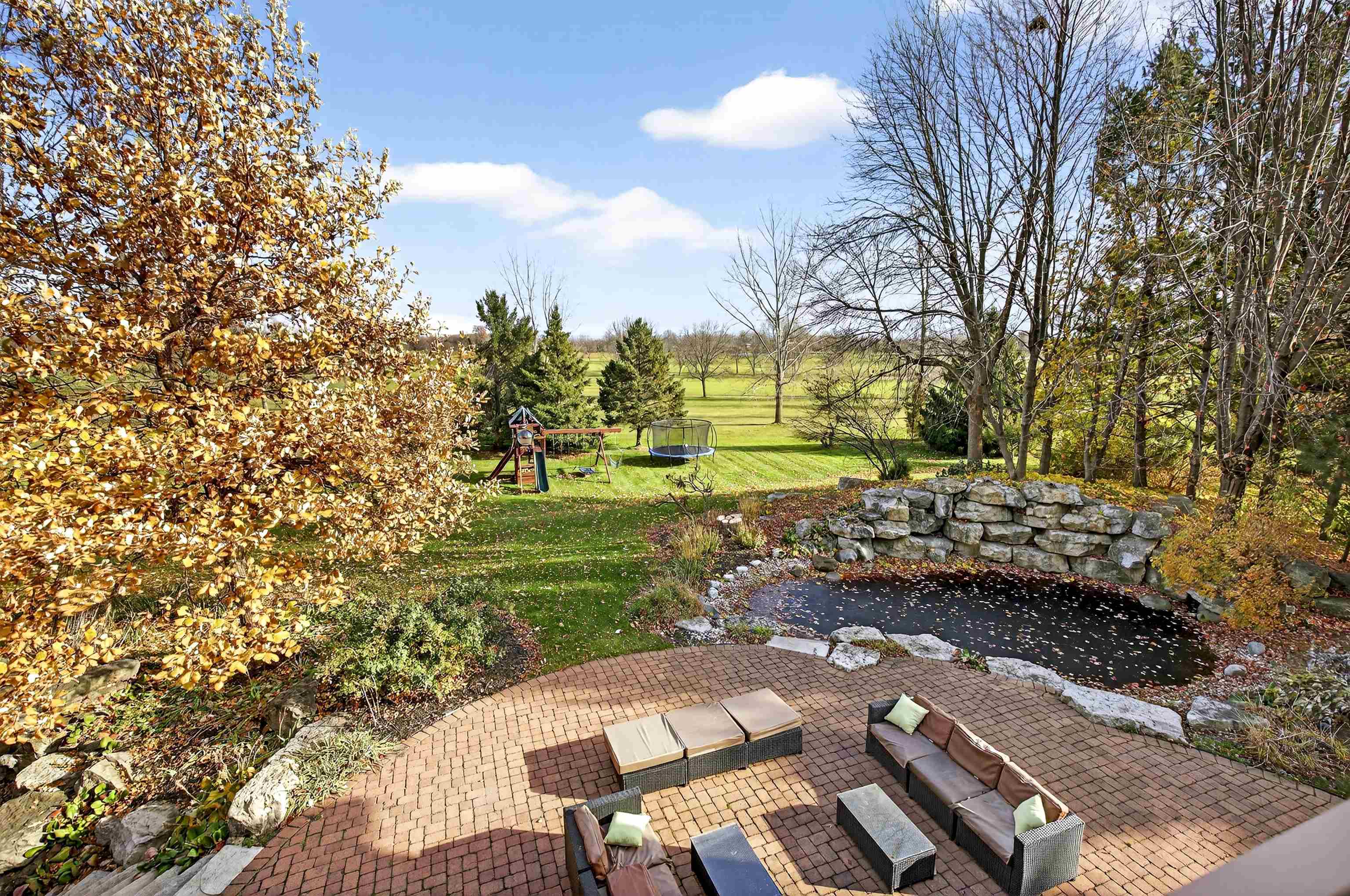 NEENAH, Wisconsin, 54956, United States, 5 Bedrooms Bedrooms, ,6 BathroomsBathrooms,Residential,For Sale,1992991