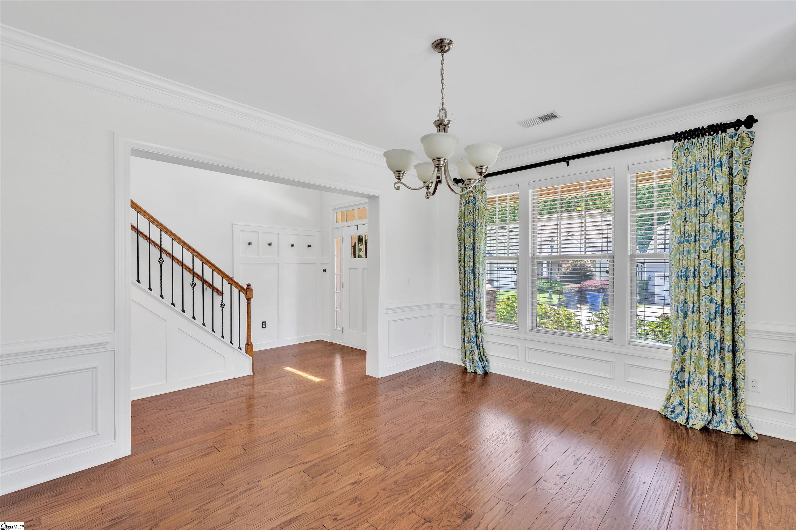 Greenville, South Carolina, 29615, United States, 5 Bedrooms Bedrooms, ,4 BathroomsBathrooms,Residential,For Sale,1827881